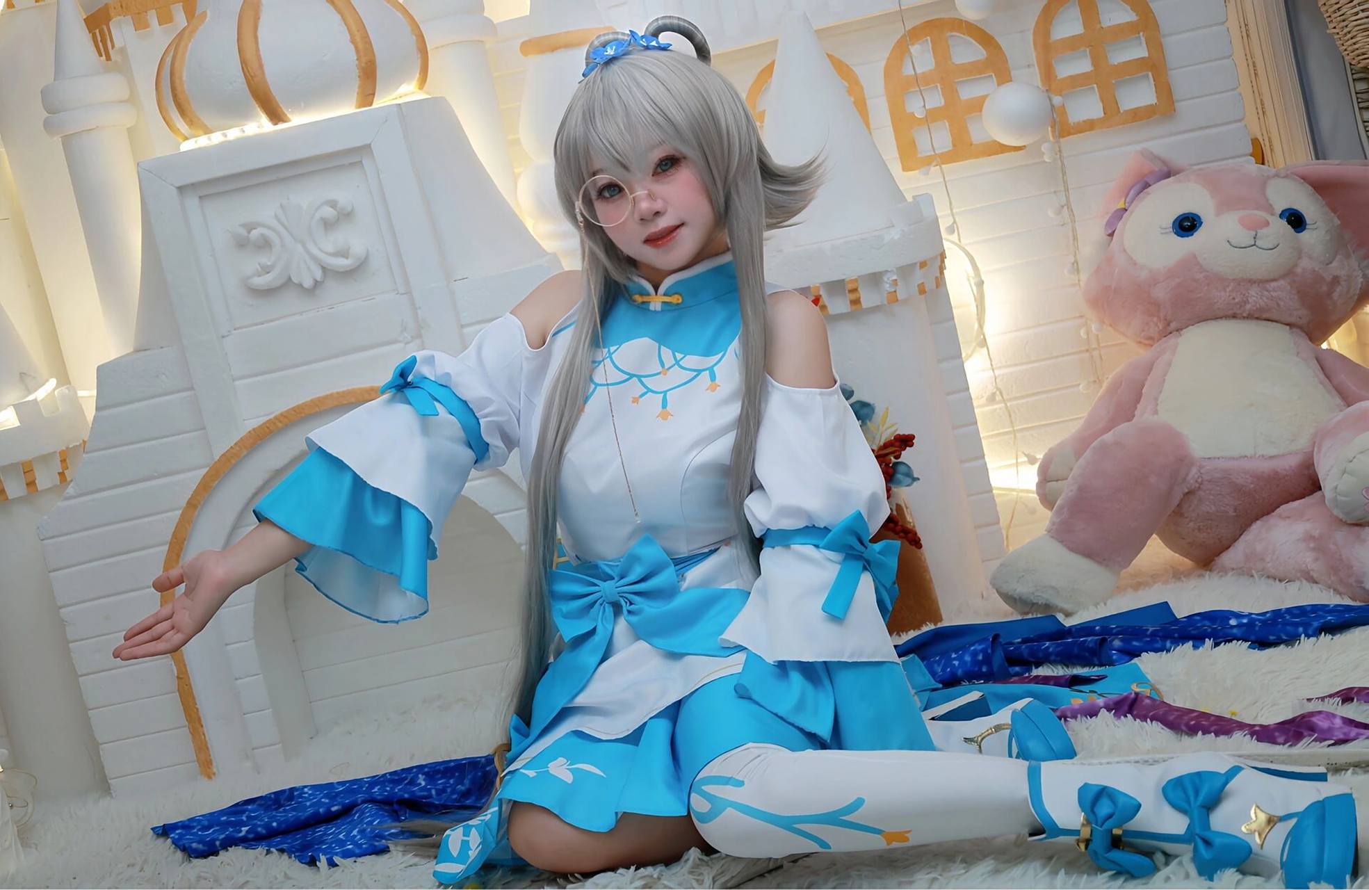 和平精英洛天依cos       横版图集更新下哦.