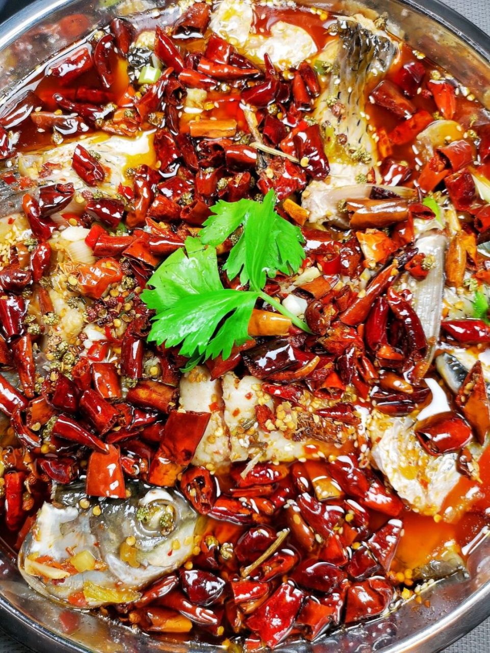 好吃到想把汤都喝完… 今日分享 6015江湖菜系列【重庆来凤鱼】