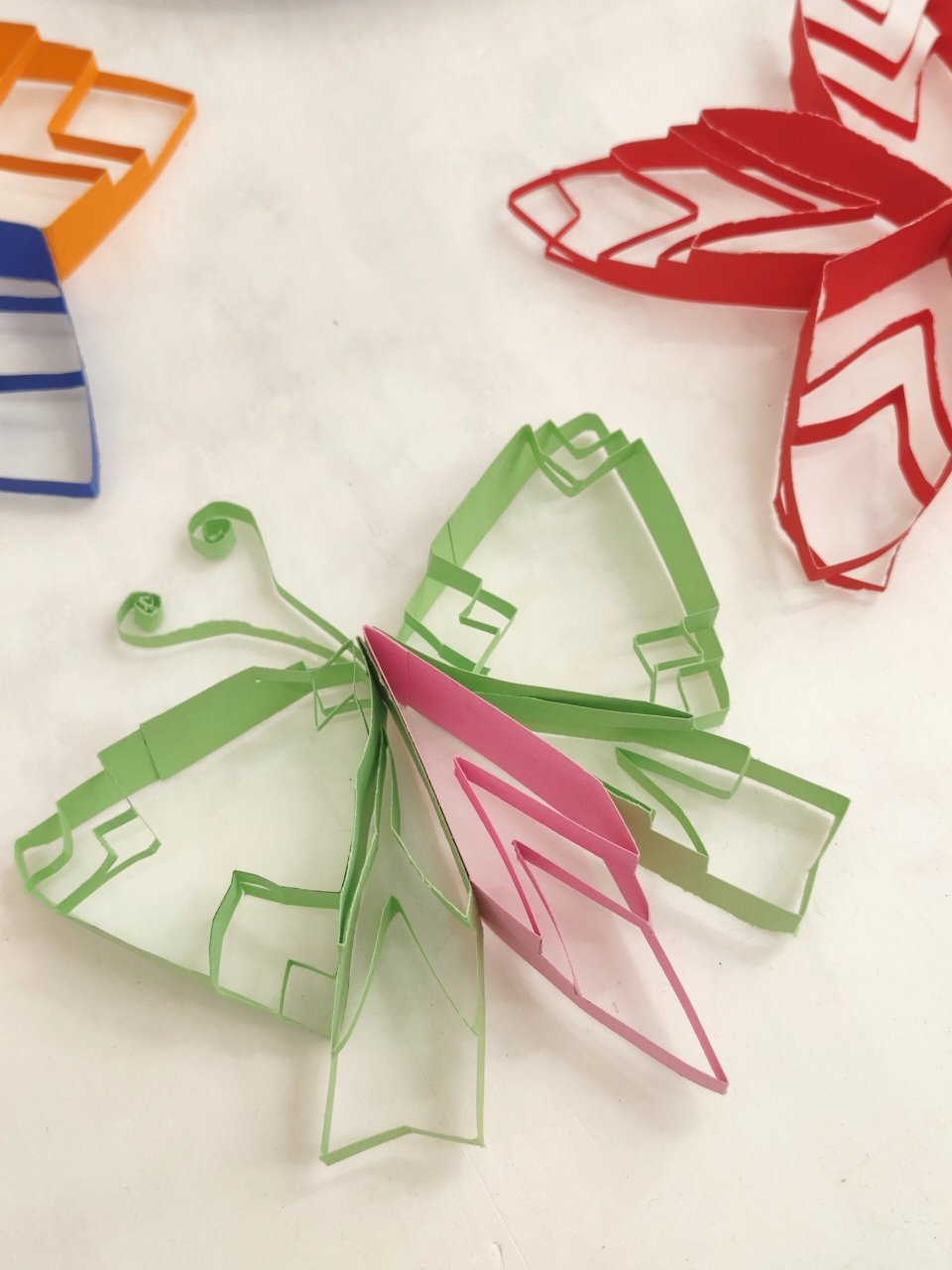 板书设计|湘美六年级上《纸魔方》 增加了学生作品,右滑93见～ 湘美