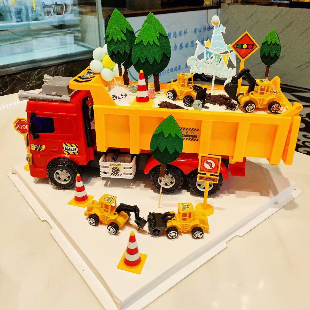 创意小男孩生日蛋糕|卡车蛋糕 一定要给你的小男孩准备一辆卡车蛋糕.