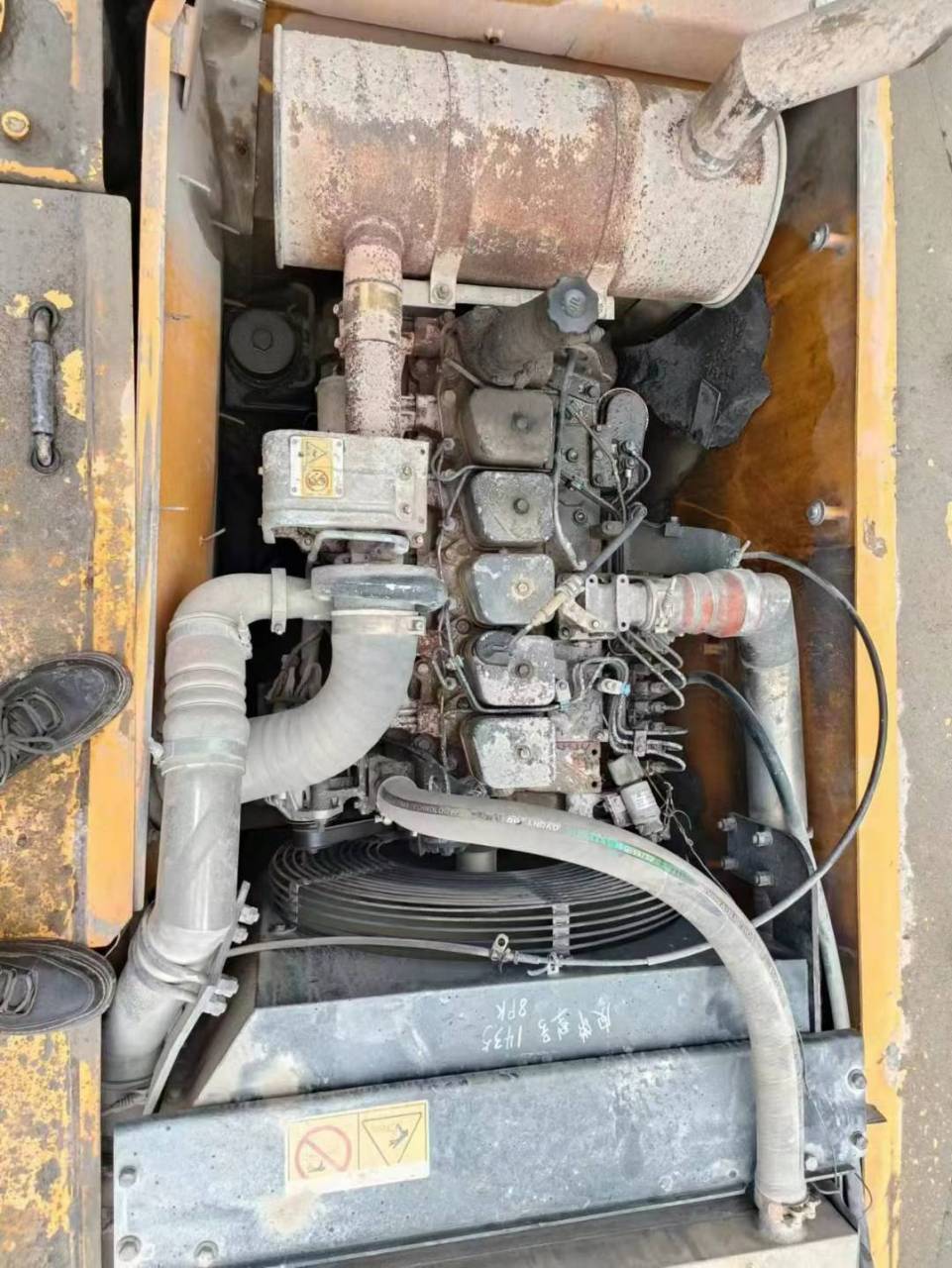 机维修中心(400-023-7669)现代挖掘机维修厂家,发动机大修,分配阀维修