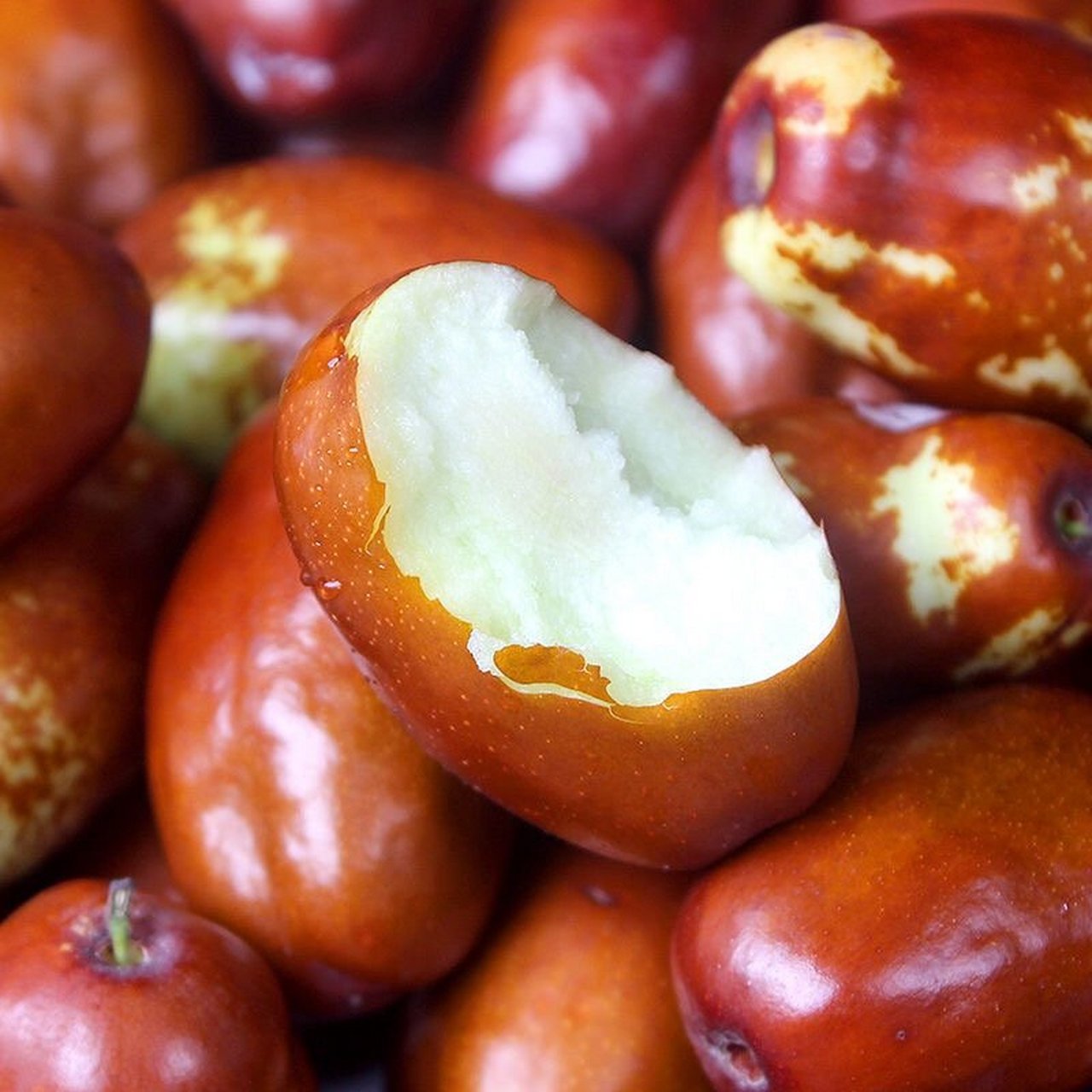 宁夏特产 - 灵武长枣 灵武长枣别名马牙枣,是宁夏独有的枣类品种,为