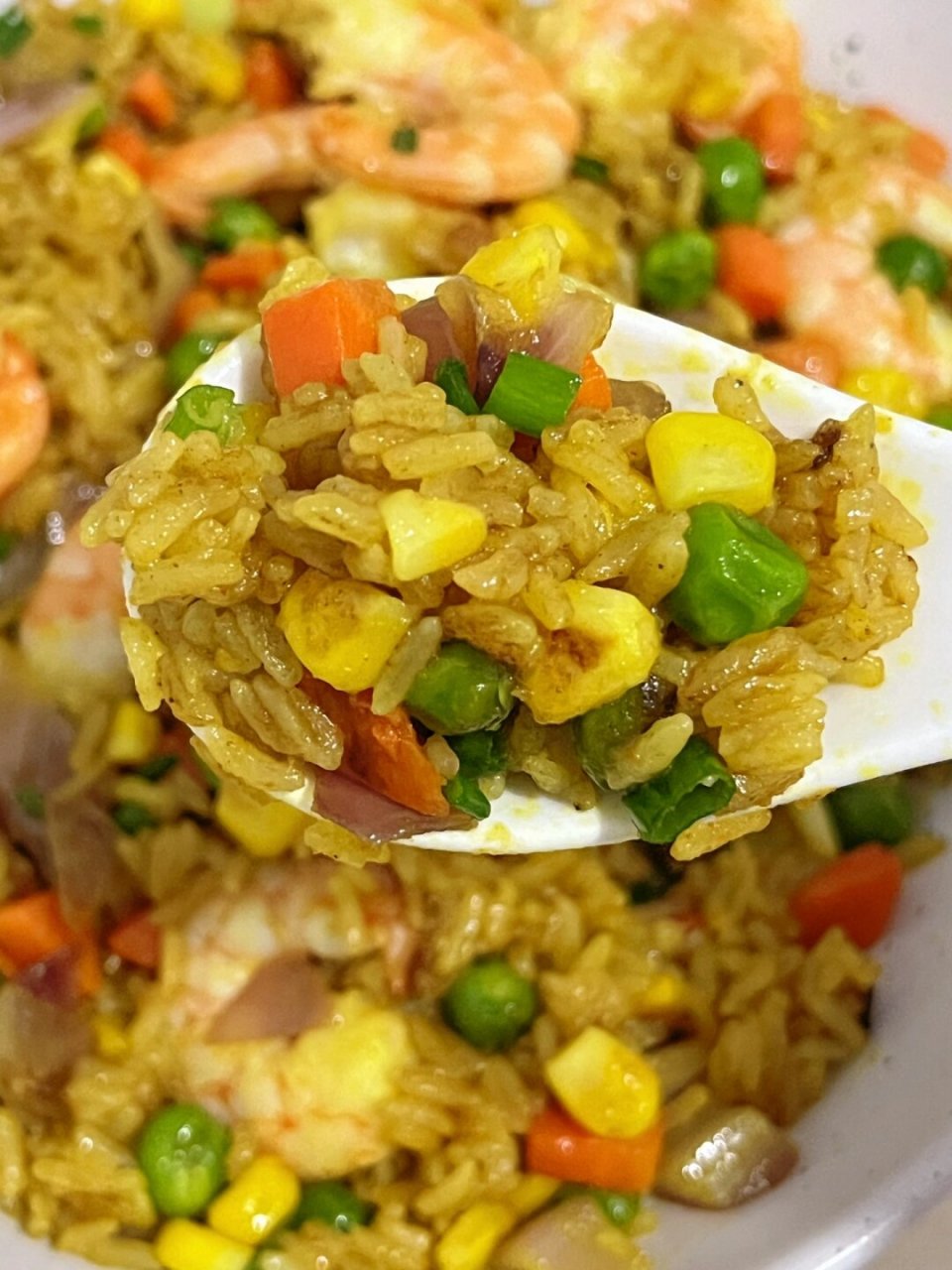 这个咖喱虾仁炒饭真的太惊艳了! 巨巨巨巨好吃巨香!
