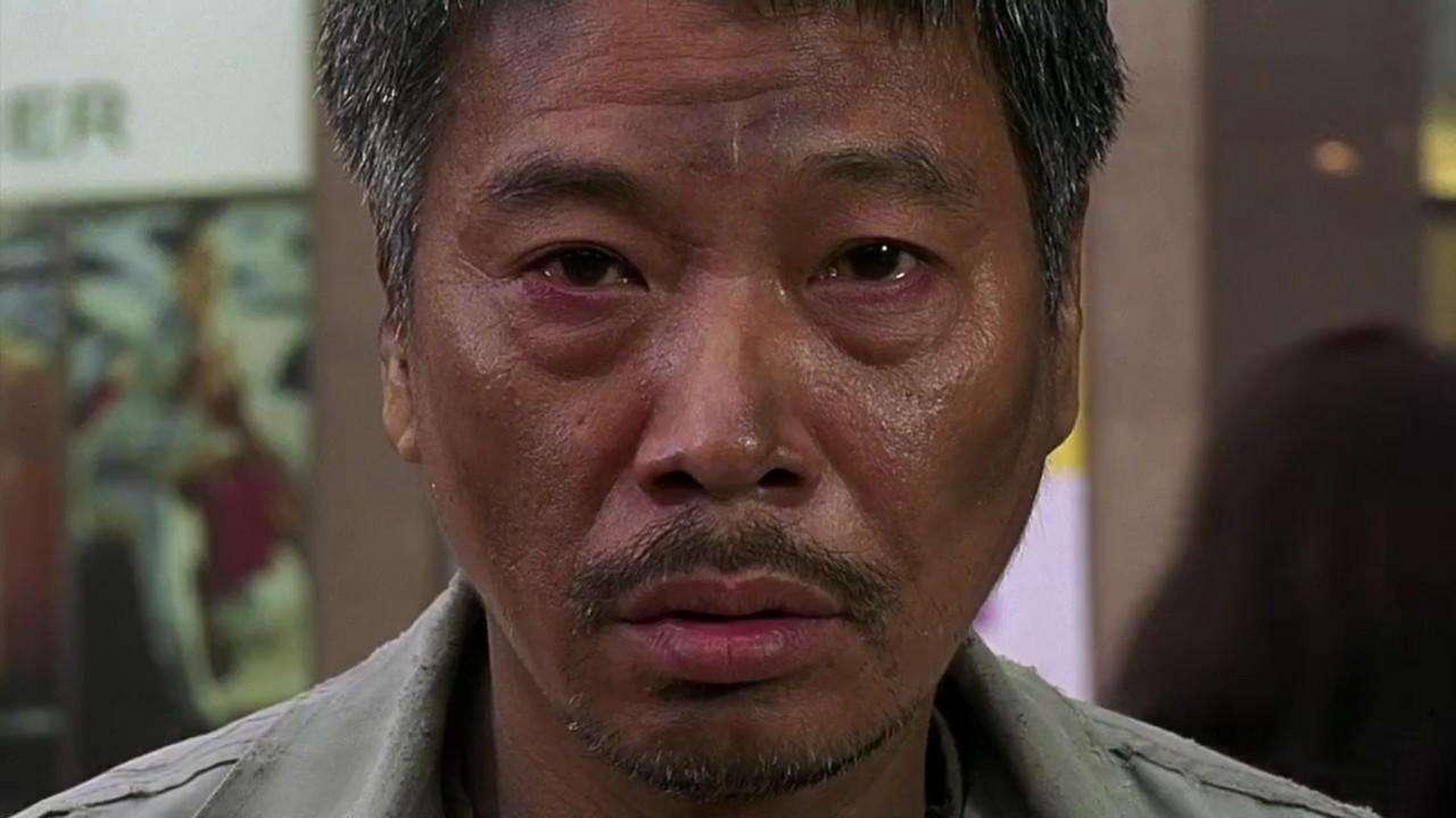 养3个老婆,每次拍完戏,还都要吸氧……  达叔的这一哭,道出了他一生的