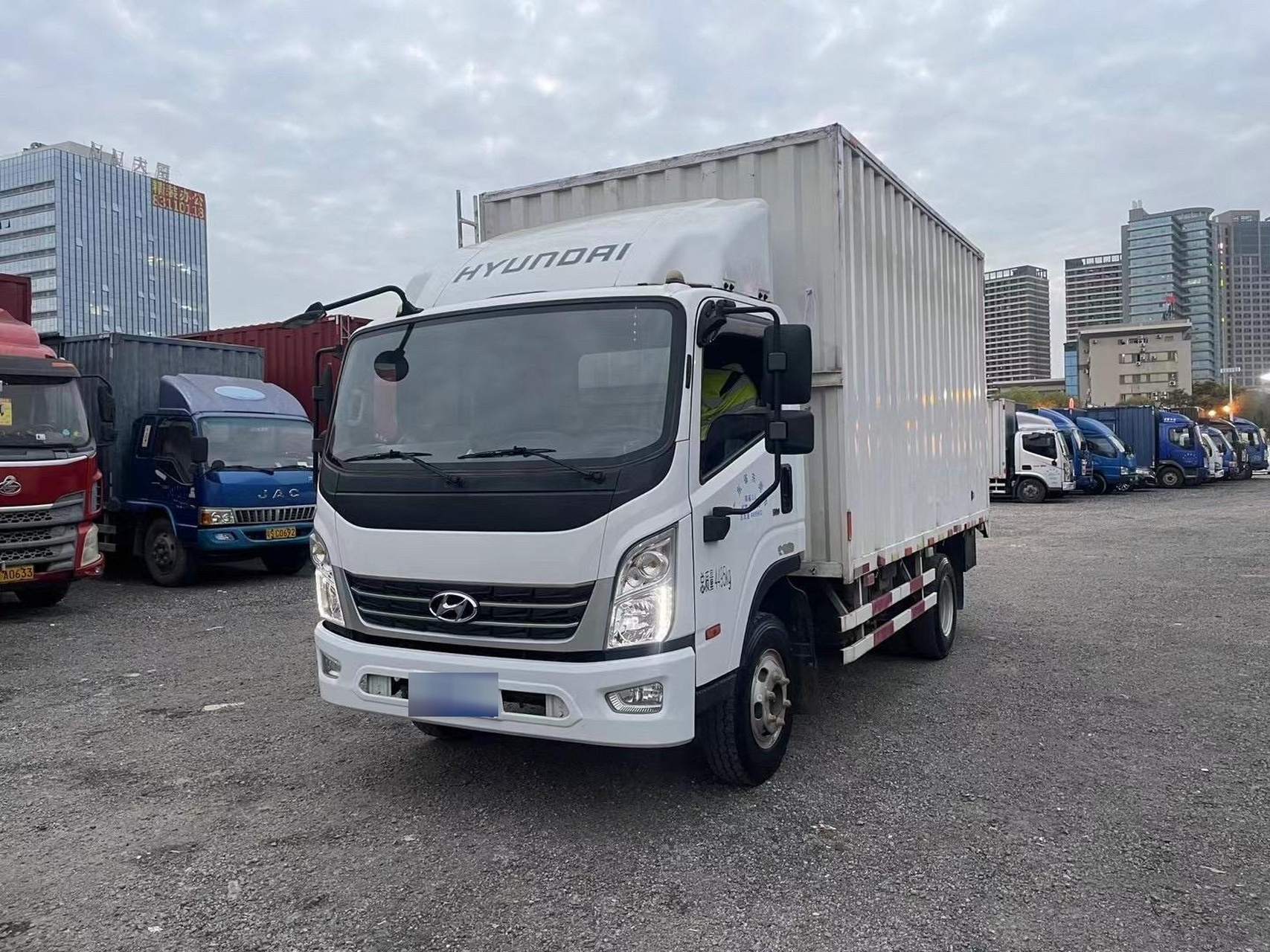 货车 4米2蓝牌货车 转让一台精品现代4米2 鸿图500 2020年5月上牌