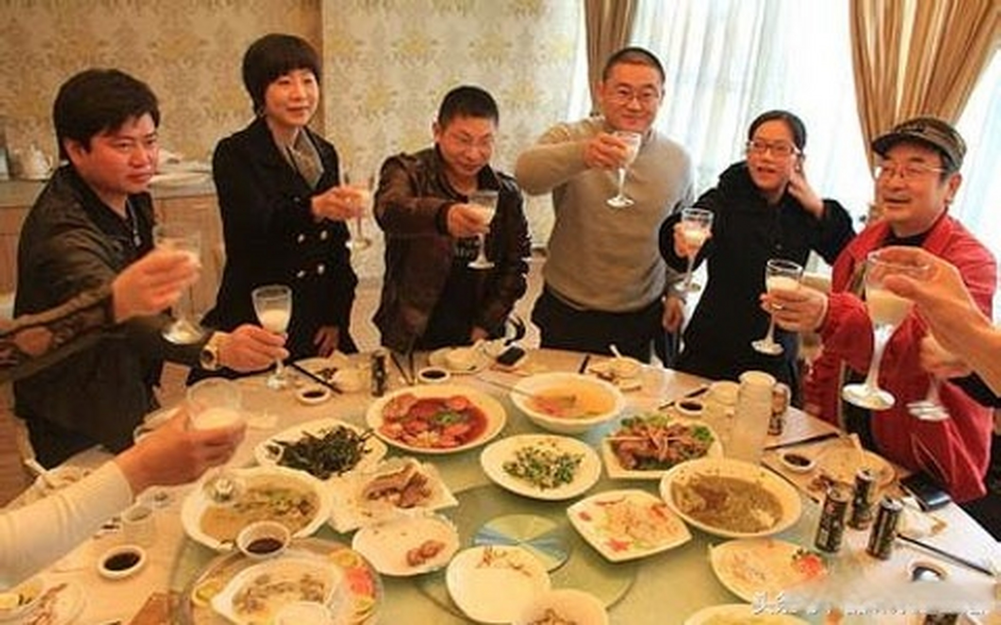 职场中的饭桌文化 1.