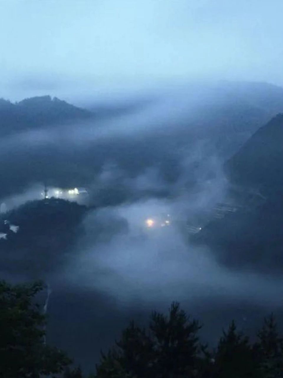 刘苏视觉美学97东方既白 花青95 #浪漫生活的记录者# 东方既白 花