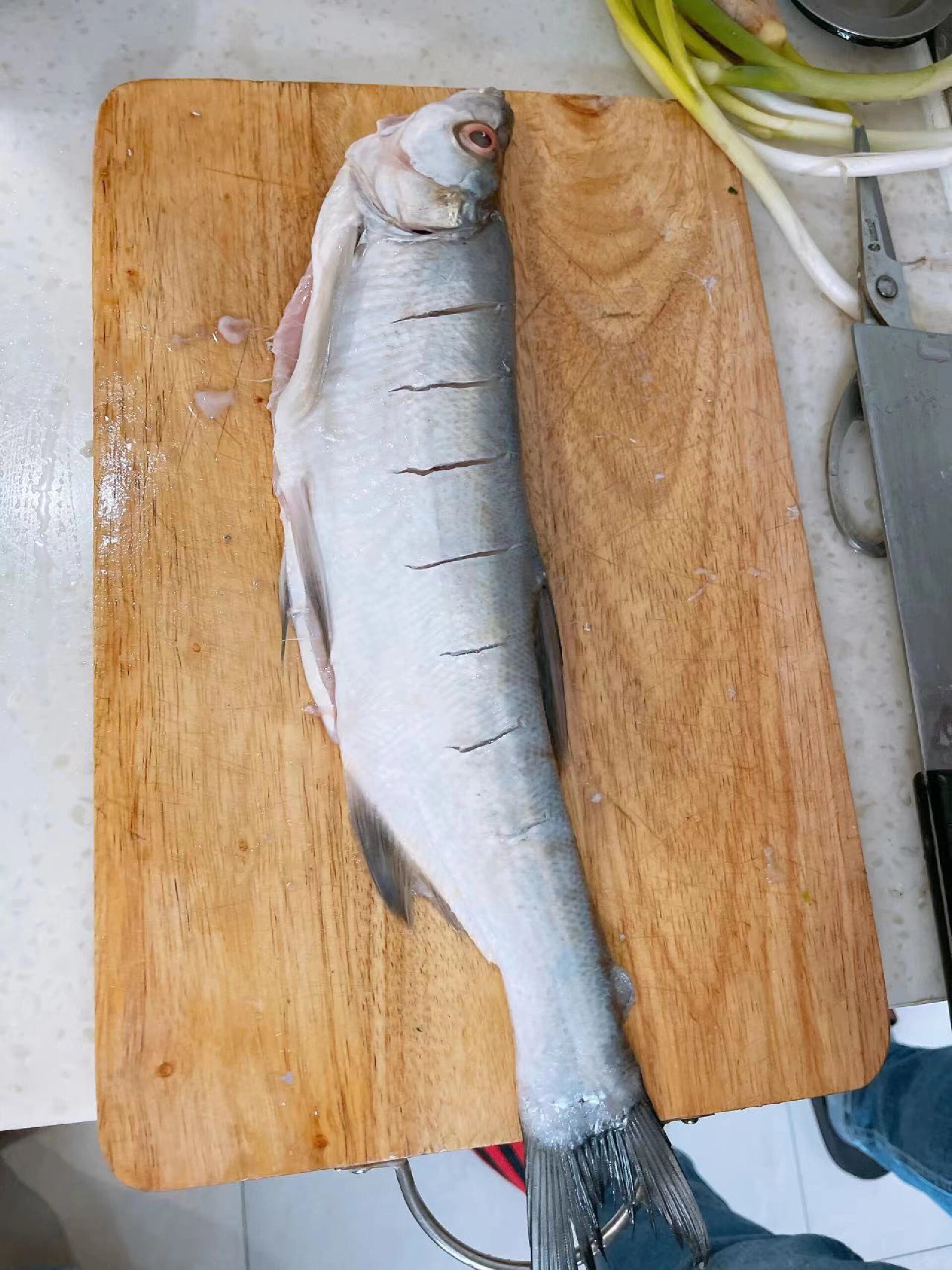 今日美食清蒸兴凯湖大白鱼,哲罗,炸湖虾