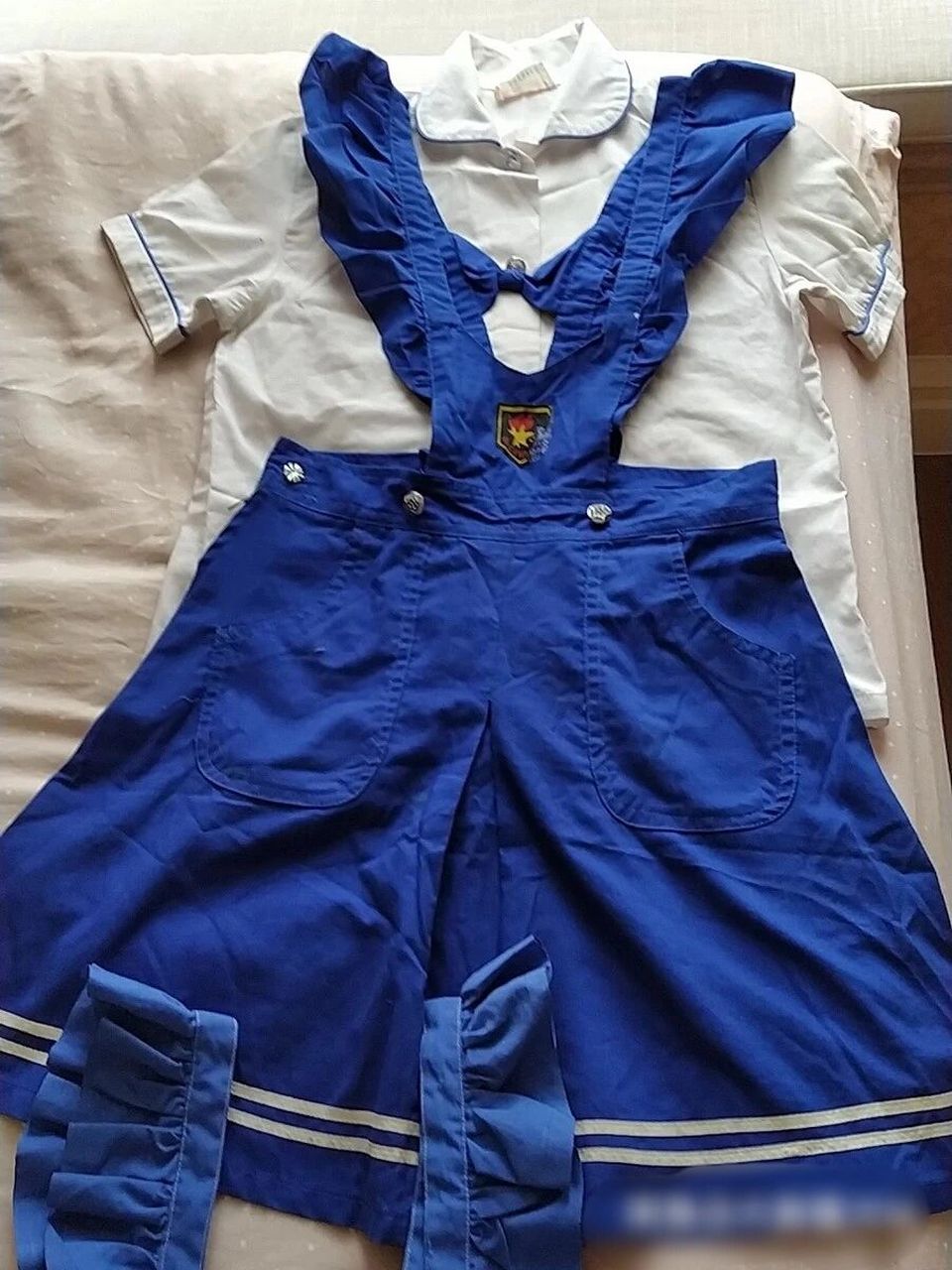 50年代校服蓝色背带裙图片