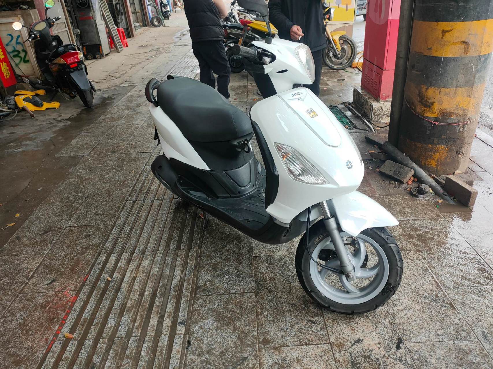 16年年比亚乔fly150