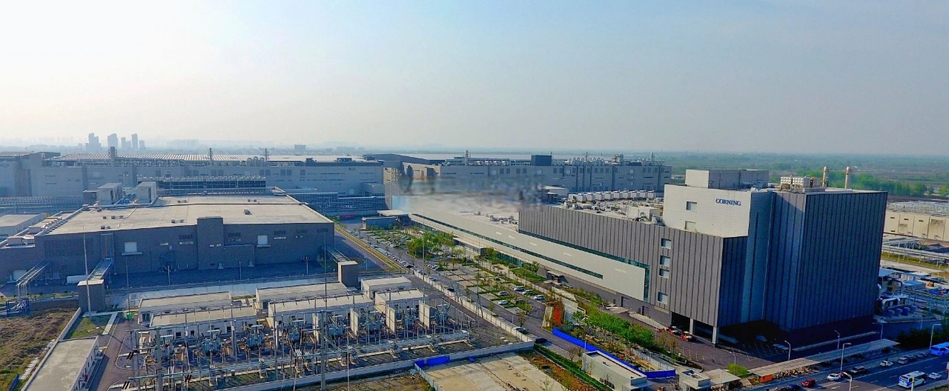 自2015年康宁公司已在肥成立了显示科技,汽车环保,汽车内饰玻璃等3个