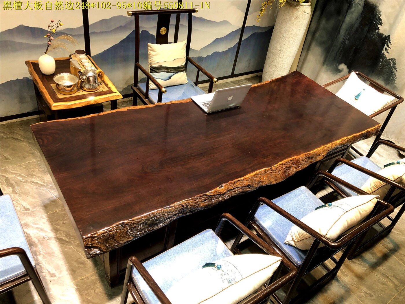 黑檀木大板——实木大板里肤色最有个性的大板 黑檀木大板,可以说是