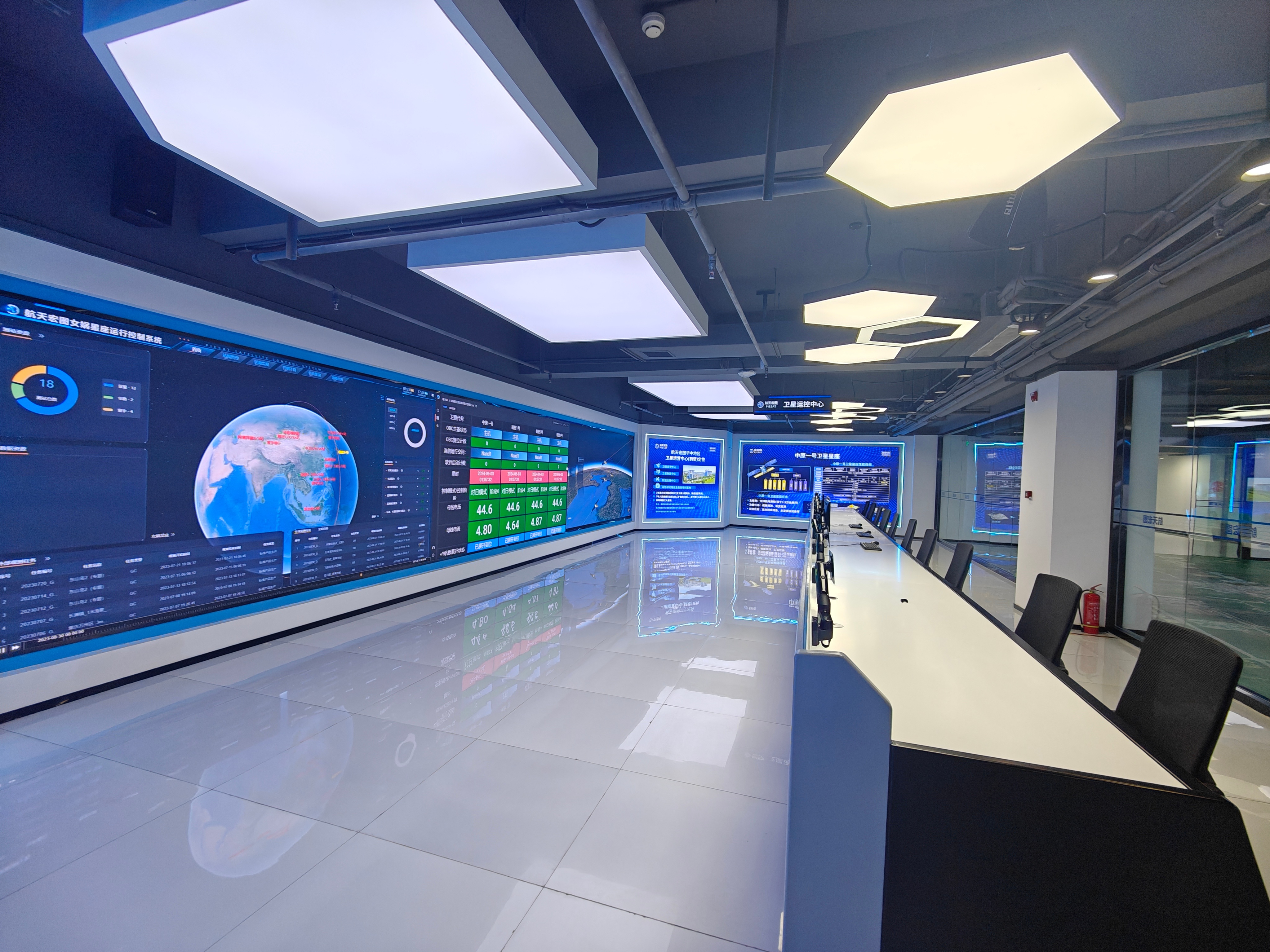 腹地,一座现代化的建筑矗立其中,它就是航天宏图华中总部卫星运营中心