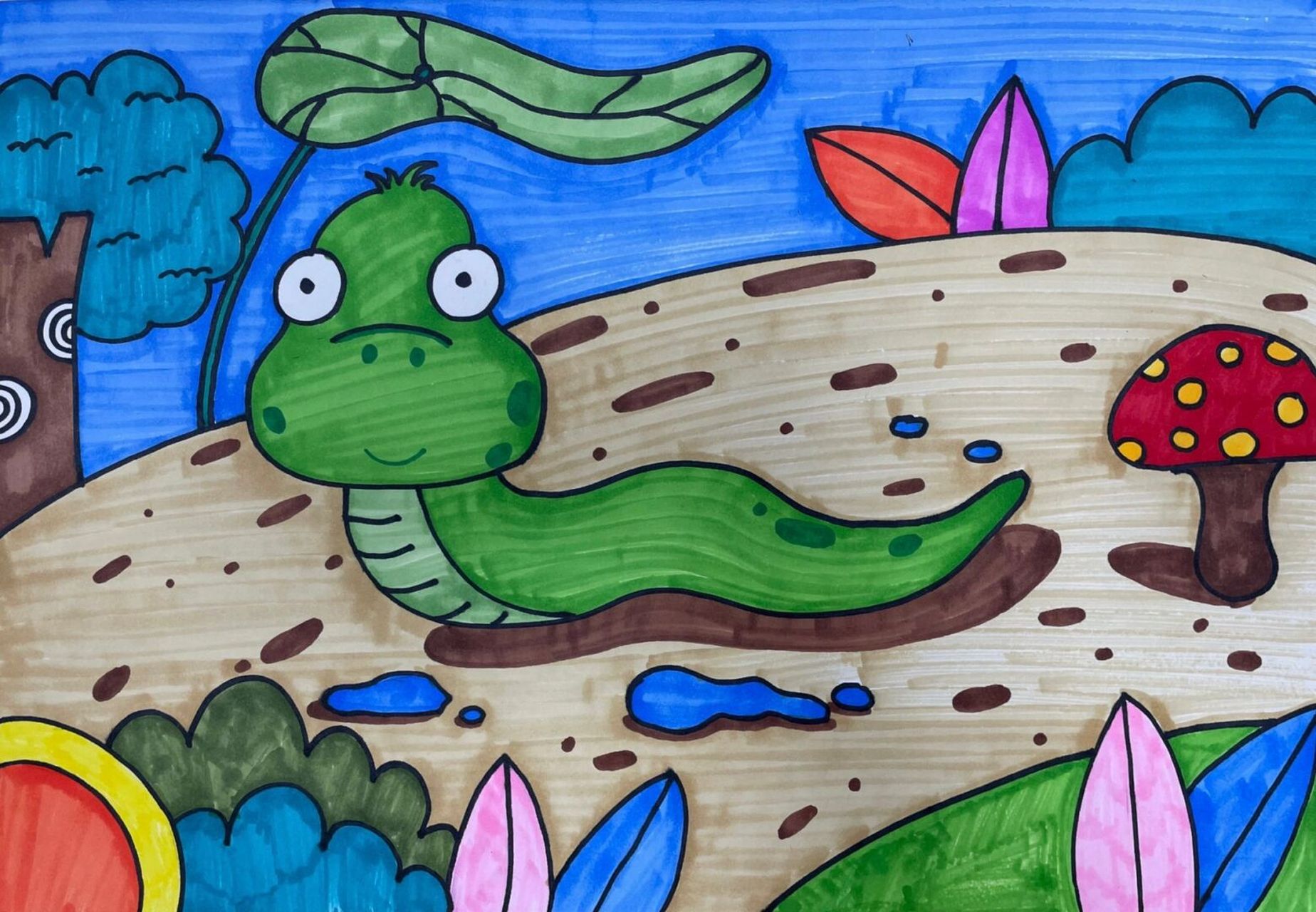 儿童画蛇线描马克笔涂色 大虫子儿童画 	 适合5-7岁材料:铅笔,素描纸