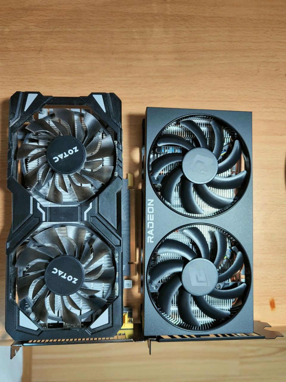 原价2420 的撼讯竞技版,返完到手2320.没忍住,下山了.