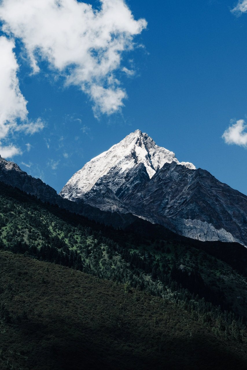 分享一些林芝的雪山9015 今天路过林芝,拍到了不少雪山,很漂亮
