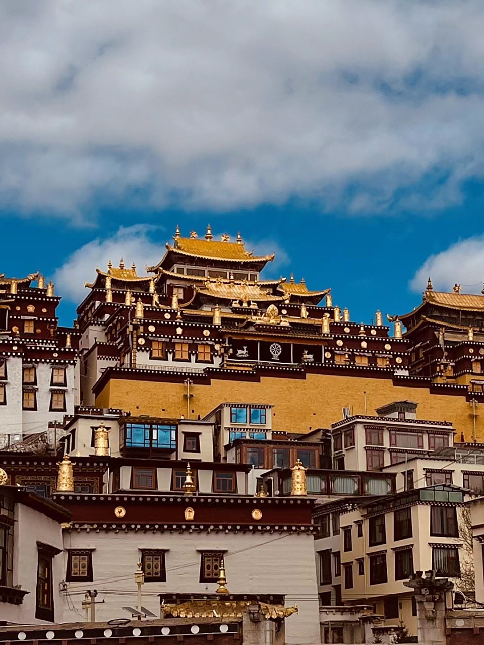 丽江到香格里拉攻略 噶丹松赞林寺打卡 2023年1月14号到达 香格里拉