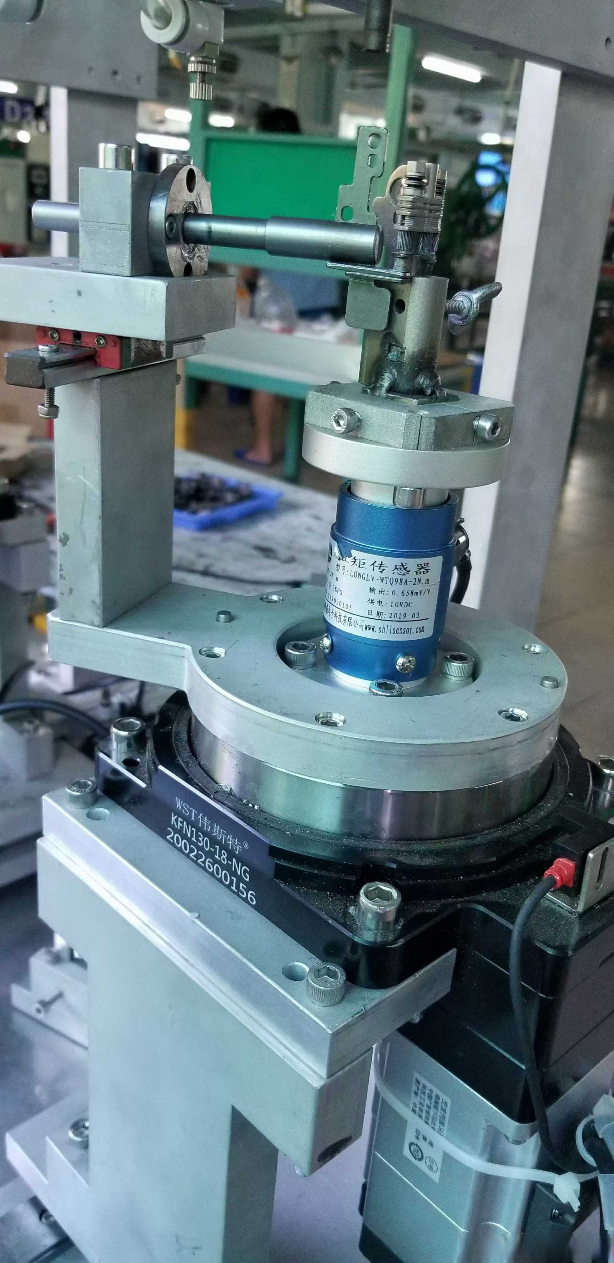 生活不能等待别人来安排, 要自己去争取和奋斗, 生