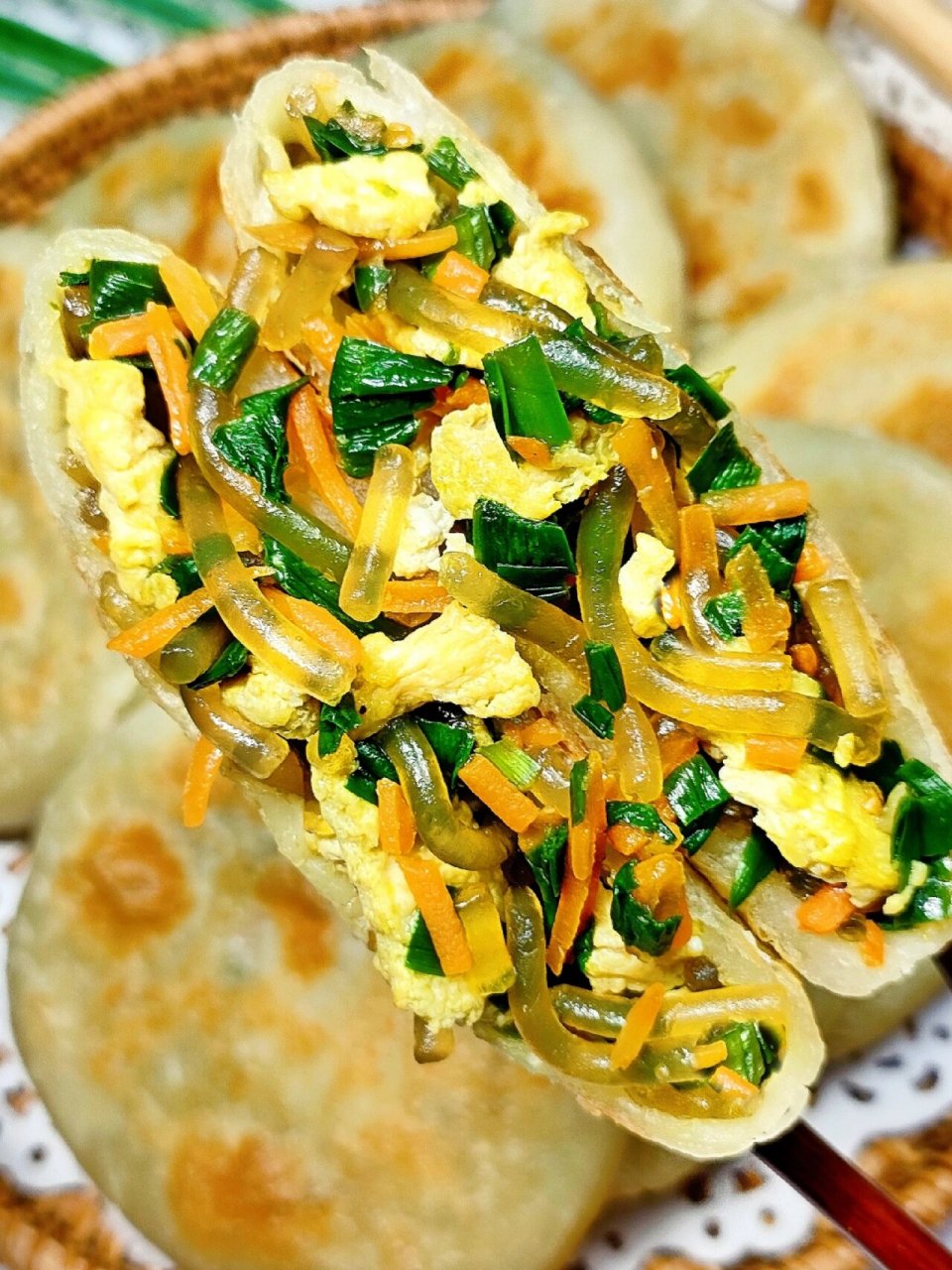 韭菜鸡蛋粉条馅饼,薄皮大馅超好吃6015 91今天分享韭菜鸡蛋粉条