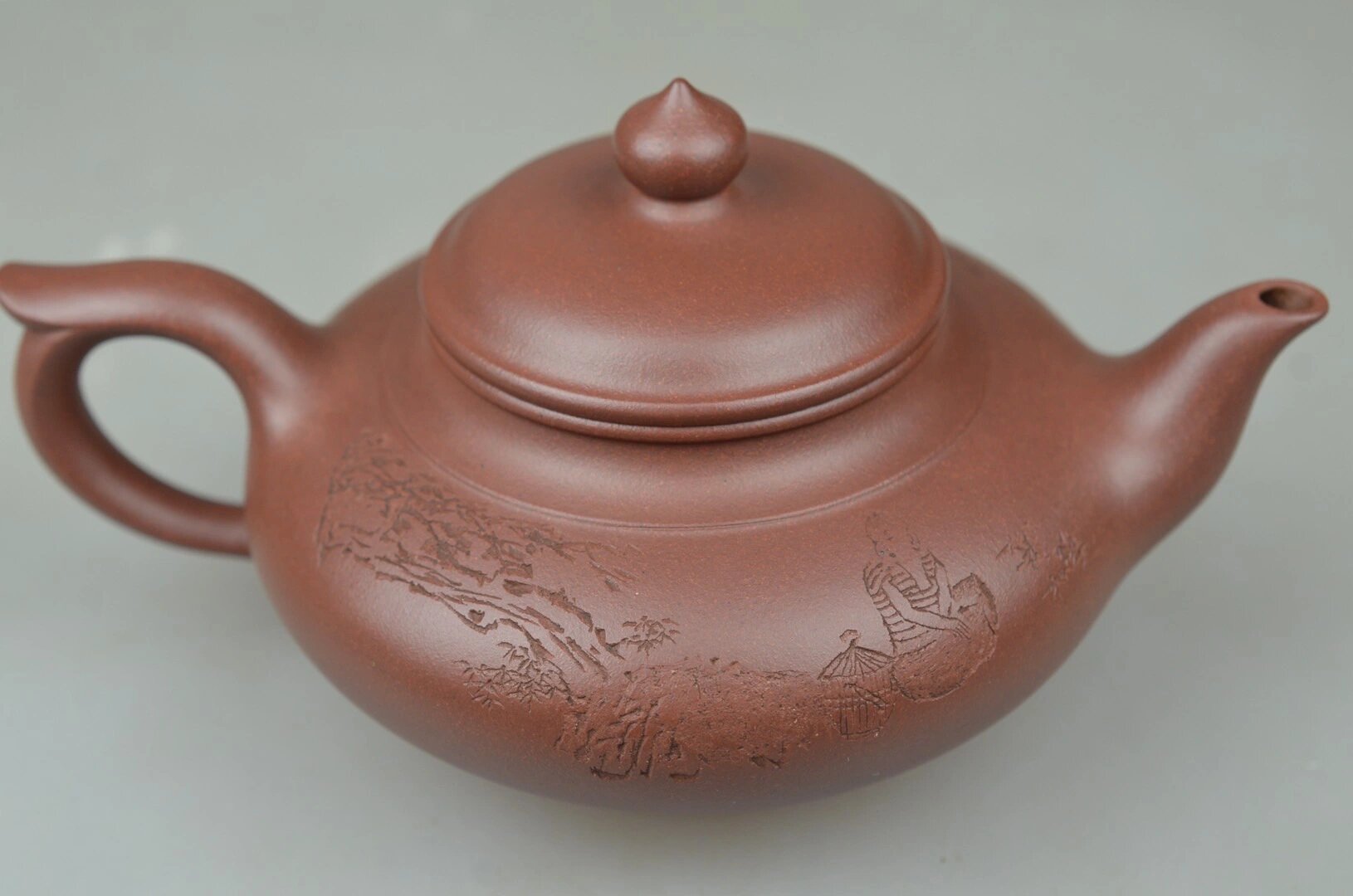 正高级工艺美术师 周伯其(木石)刻/制 笑樱