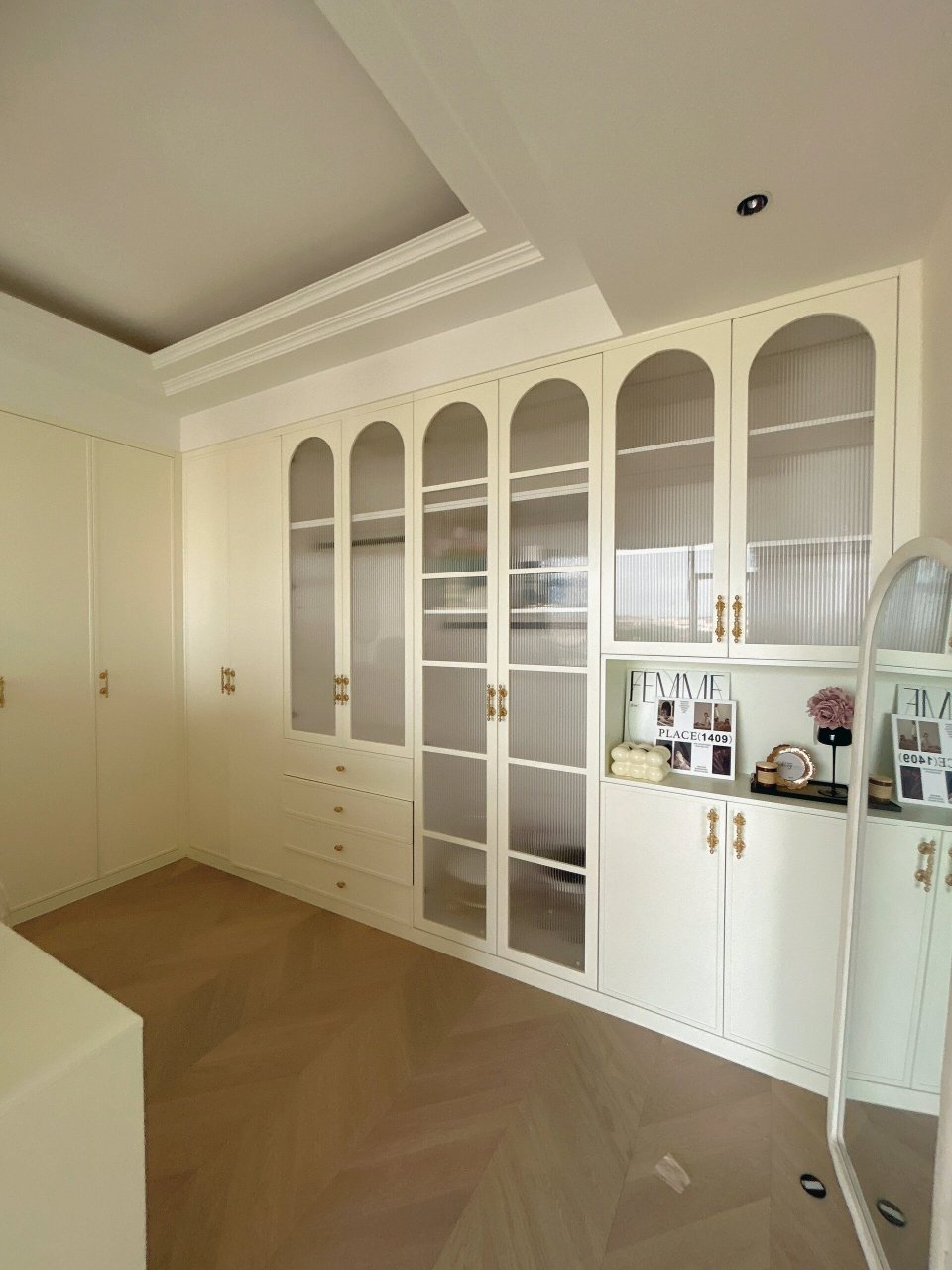 婆婆说我一千块钱一平的烤漆柜子做贵了 主卧衣帽间,这个价格全包做好