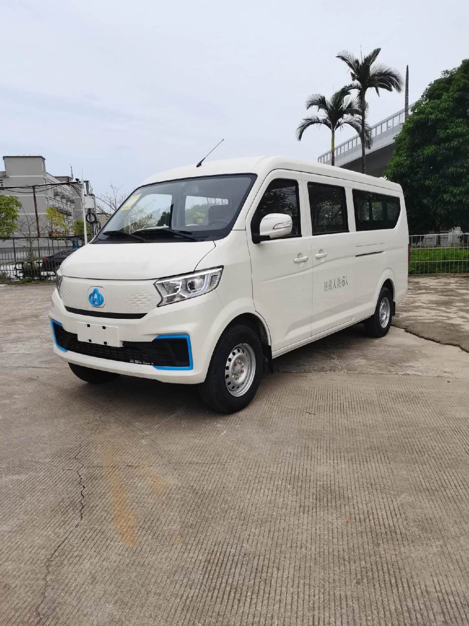 长安跨越星v7六个方大面包宁德三代电池广州牌