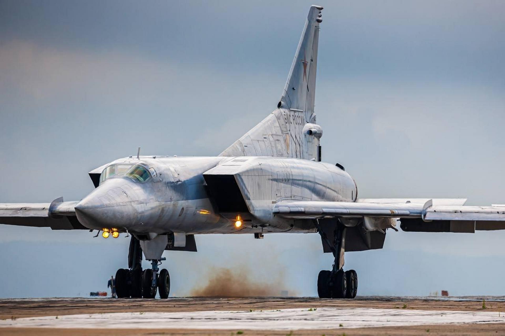 图-22m逆火战略轰炸机. 还是蛮酷的. 唯美军事图片军事武器美学