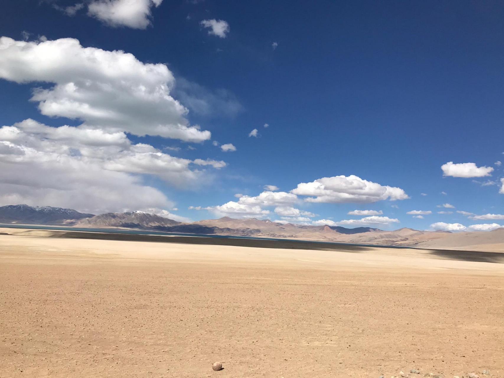 中国最高海拔垭口5899米,位于新疆和田地区和田县,空喀山口边防路,基