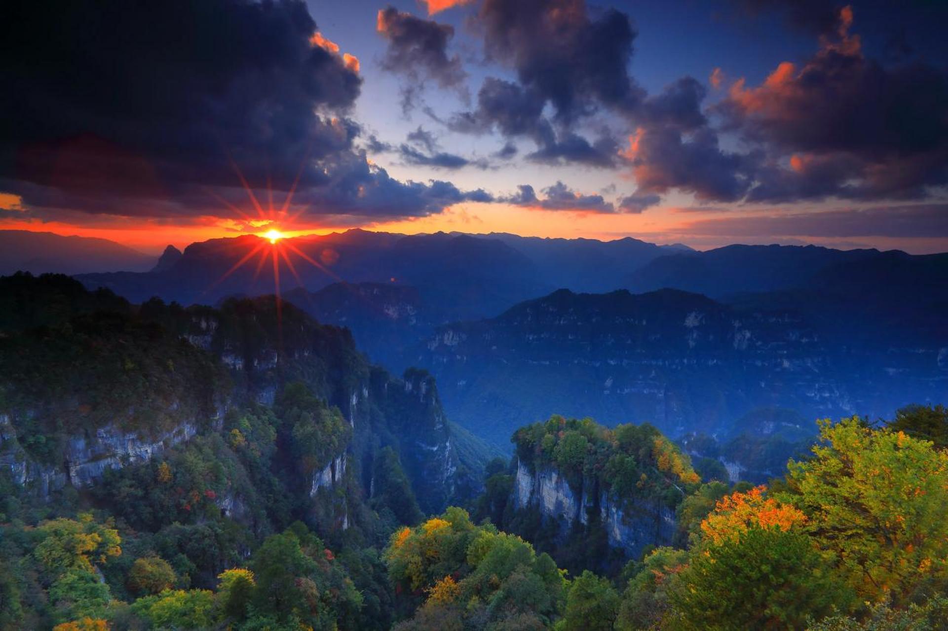 秋季是探访巴中光雾山的绝佳时机,这里将给您带来视觉和心灵的双重