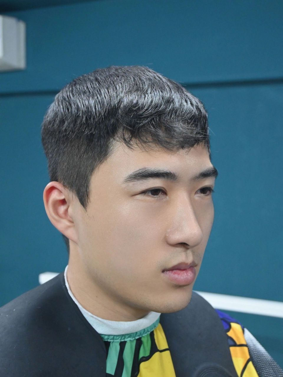 男生自然卷可以怎么改变 男生自然卷平时比较毛躁细软不成形的卷 可以