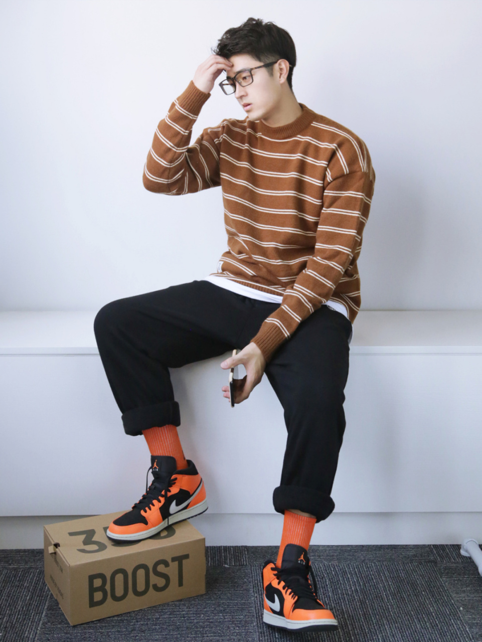 男生冬季穿搭里,毛衣还是可以的,不管是搭配棉服还是大衣,内搭一件