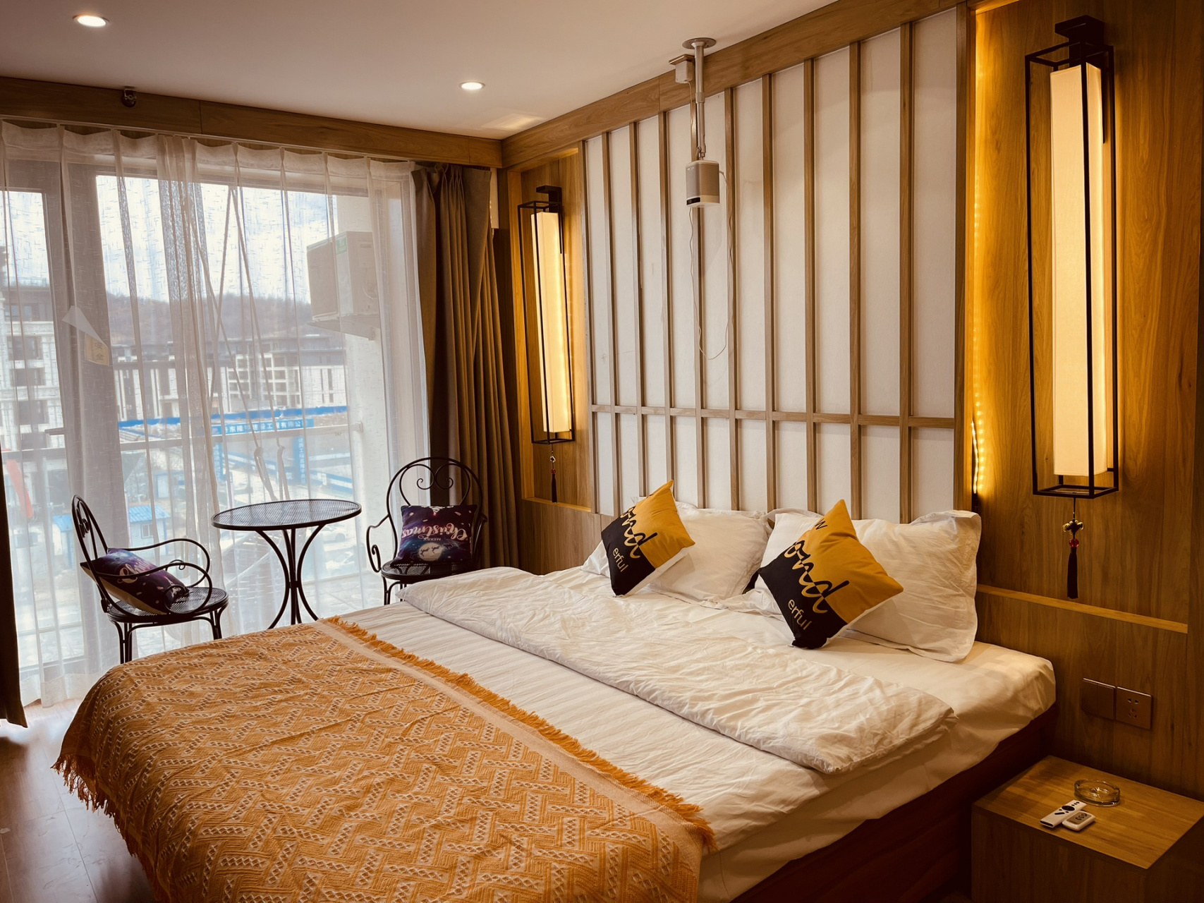 丹东温泉民宿 丹东鹿羚庄温泉民宿欢迎您24小时天然温泉房间内大泡池