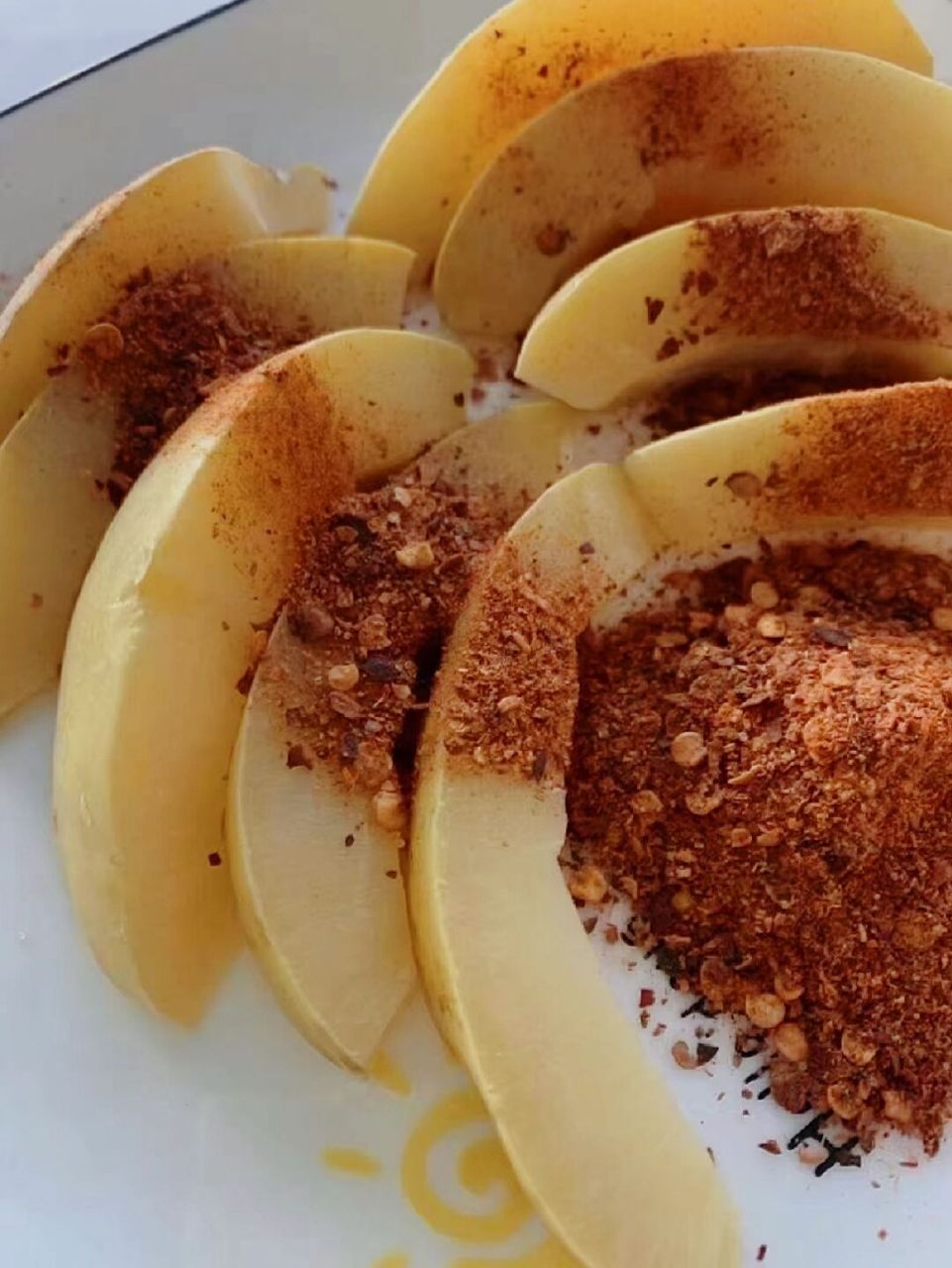 去年木瓜结了很多,我和我妈一合计,那就腌酸木瓜吧,既留得久又好吃!