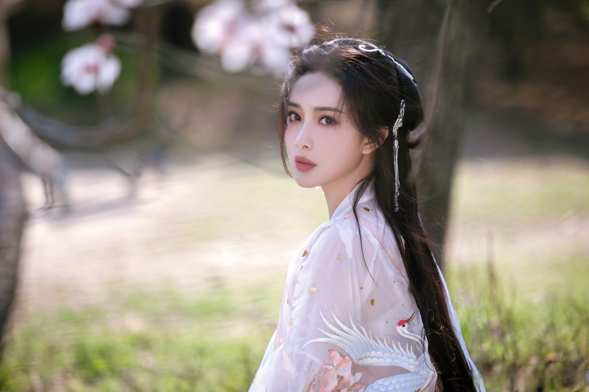 孟子义初秋古风大片# 孟姐好美!初秋温柔仙女,请把古装焊在身上好 ??