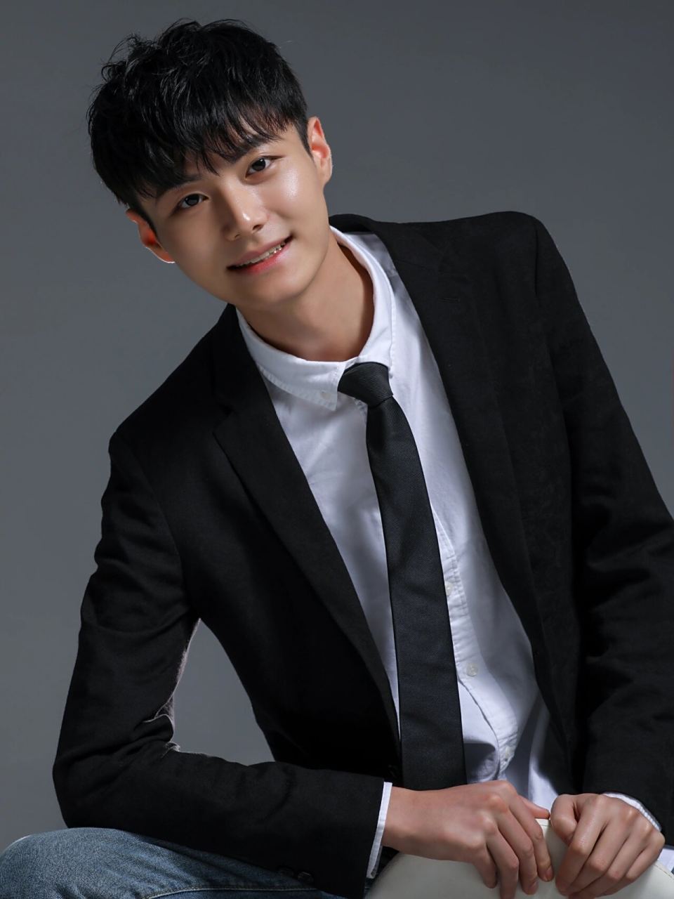 一组帅哥照 发一组帅哥照片吧