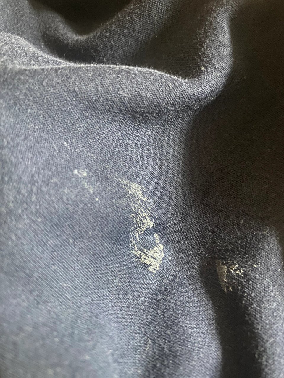 白胶怎么去除 小朋友去上手工课 衣服上弄了很多白胶 根本洗不掉 网上