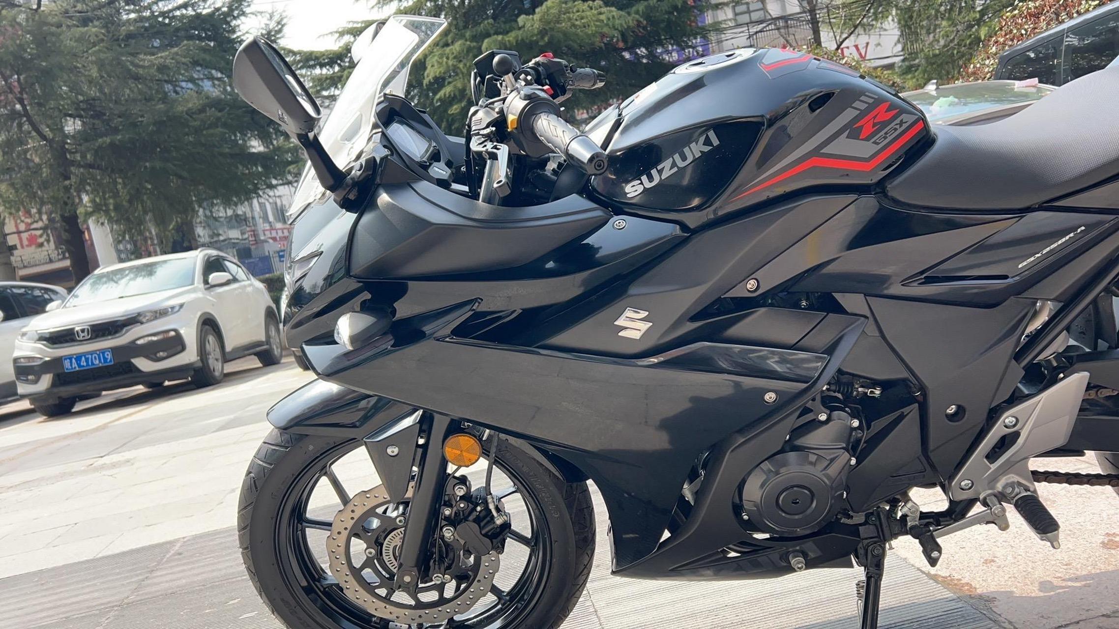 2023年准新 黑武士铃木gsx250 纯个人一手车  仅仅行驶300公里 非常新