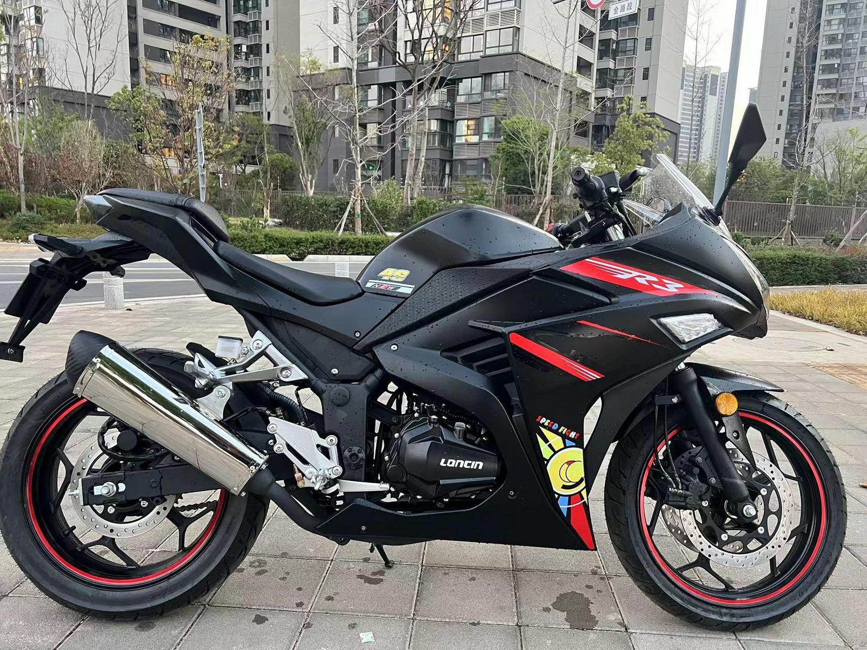 新到全新车国产r3版画小忍者,未上牌,200cc国产大跑车,价格4500,全国