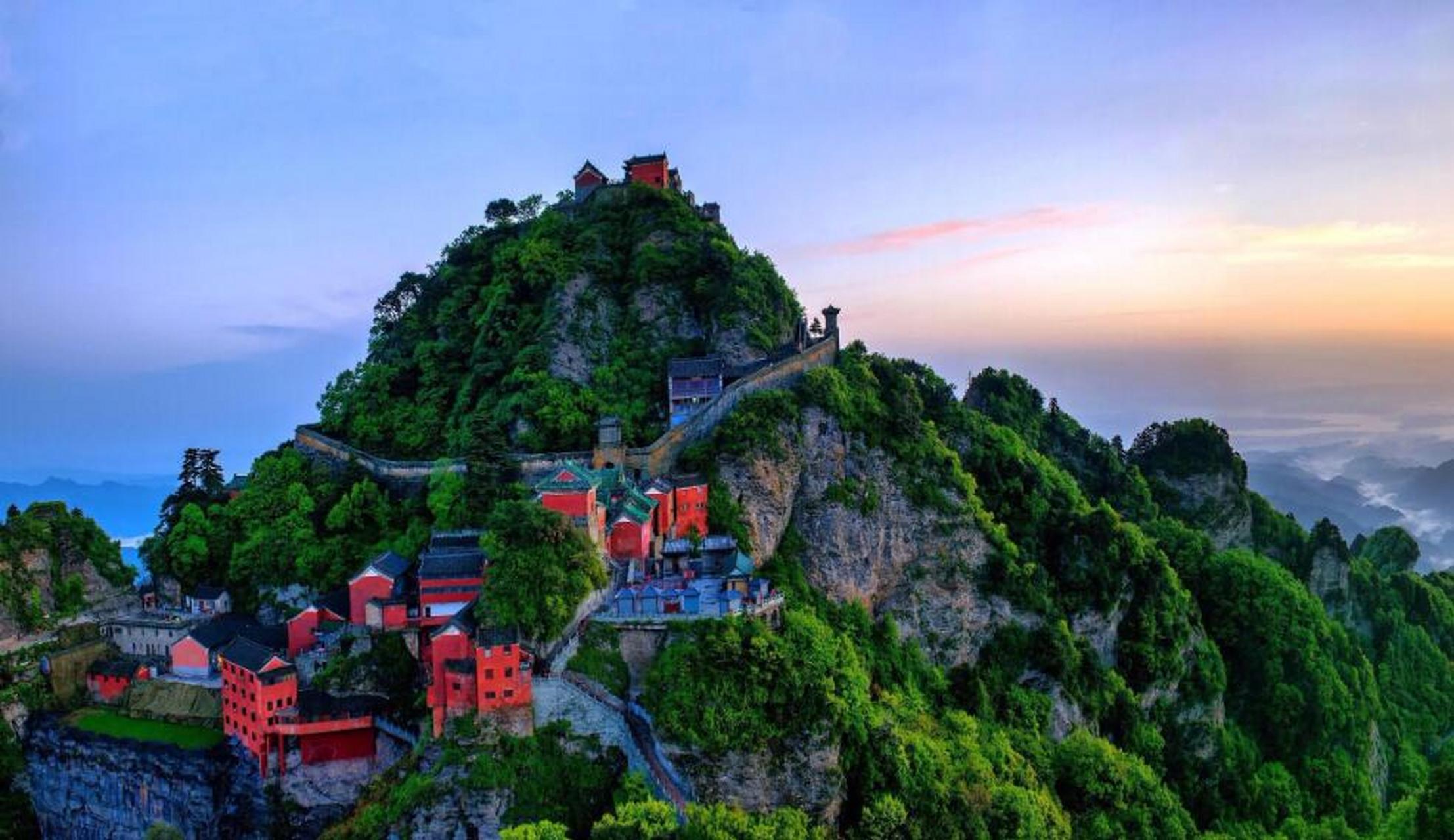 4月15日,十堰市武当山君澜度假酒店外币代兑点正式启用.