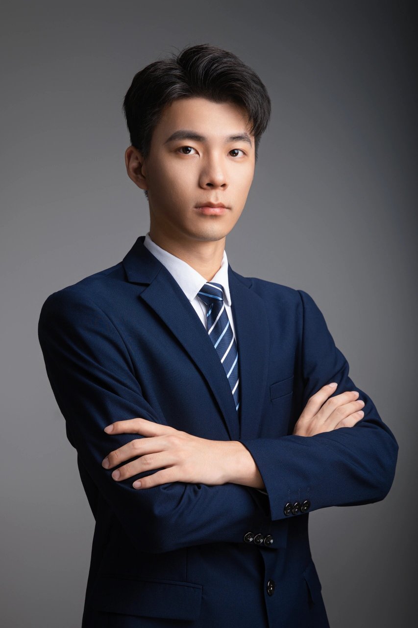 男士商务职业照|广州形象照 男士的职业照彰显得是男士的专业形象和