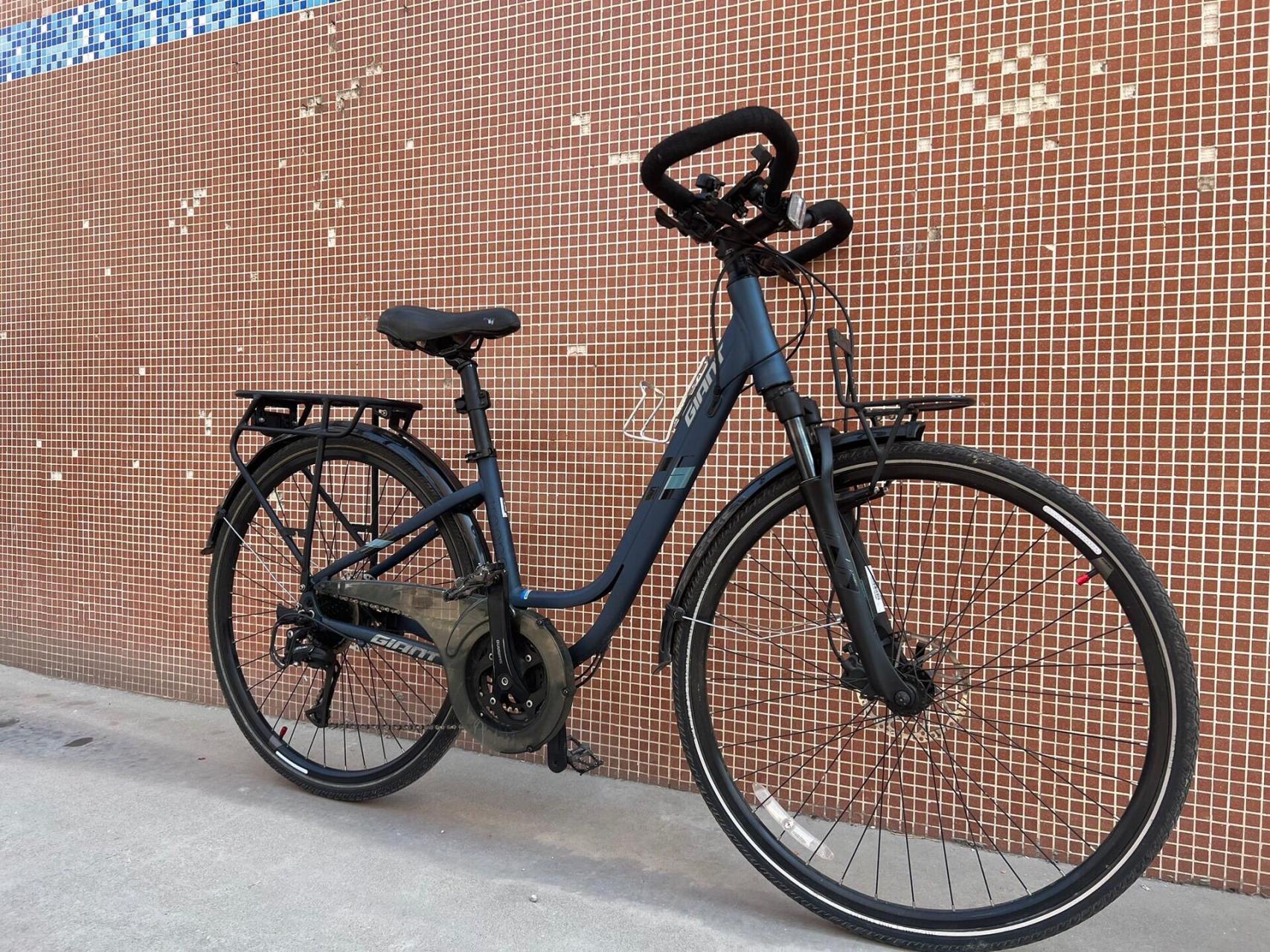 捷安特帝柏5100旅行车全套禧玛诺变速系统 27速,油压碟刹,前叉可锁死!