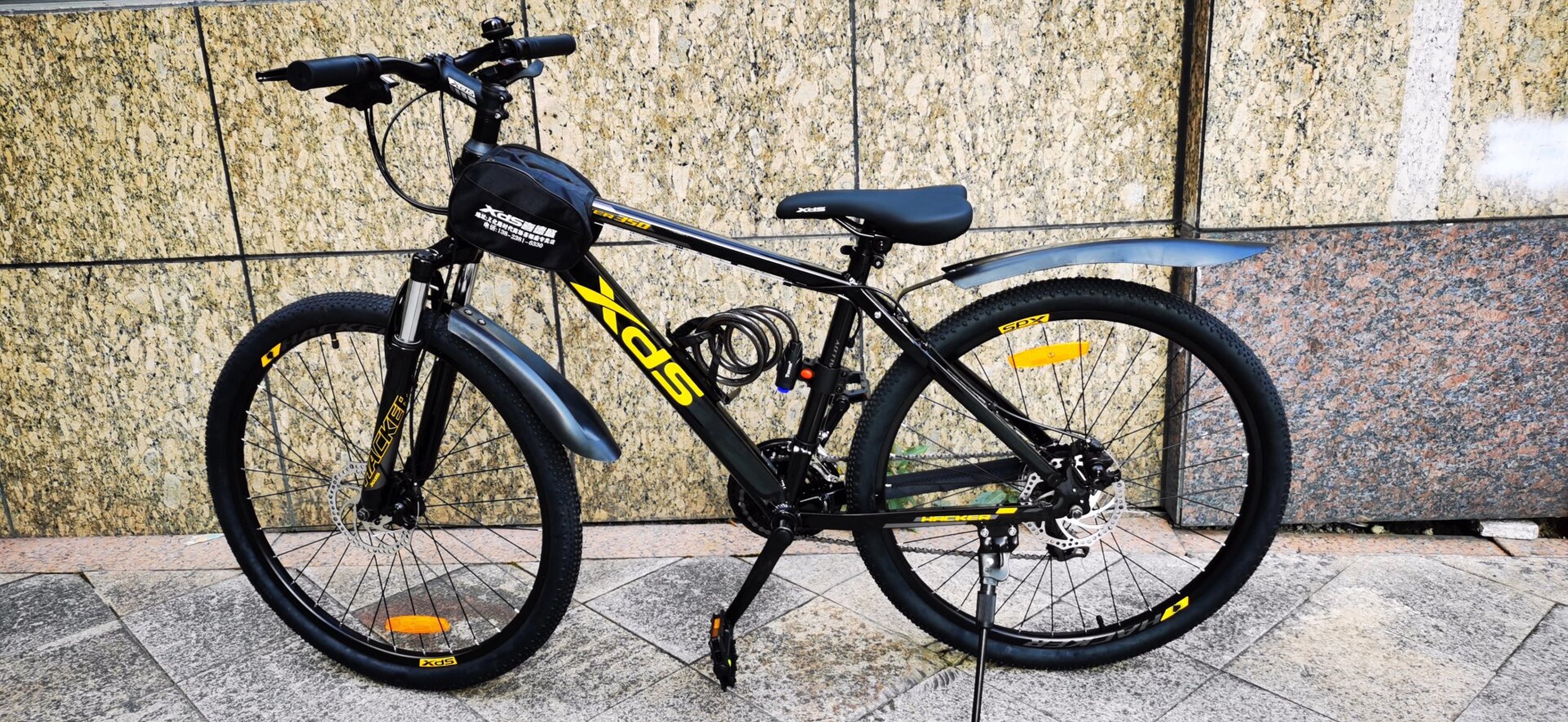 喜德盛山地车系列最便宜的车款 喜德盛黑客350,采用x6航空超轻铝合金