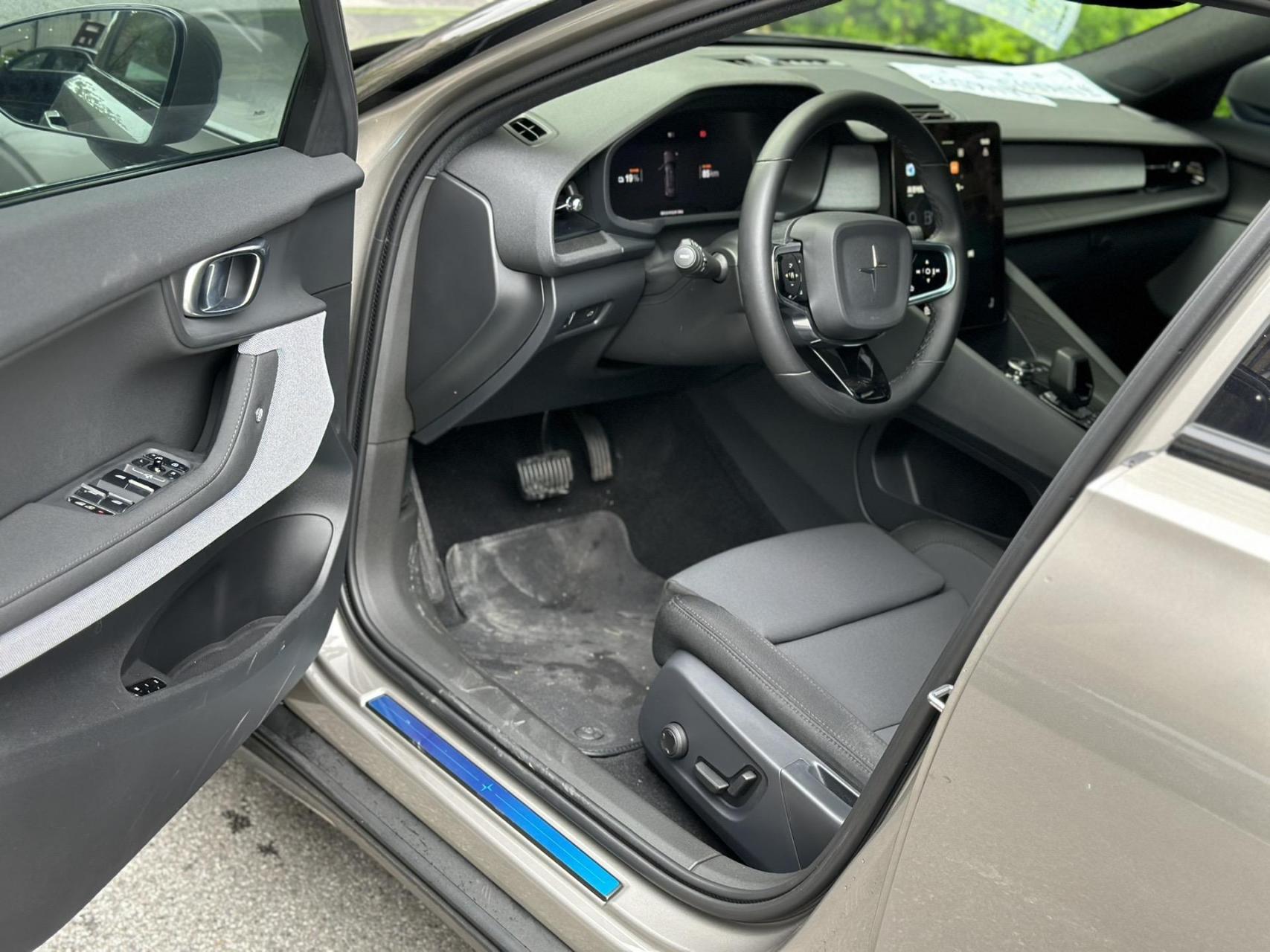 2022年5月上牌 极星polestar 2 首发版 新车指导价41.