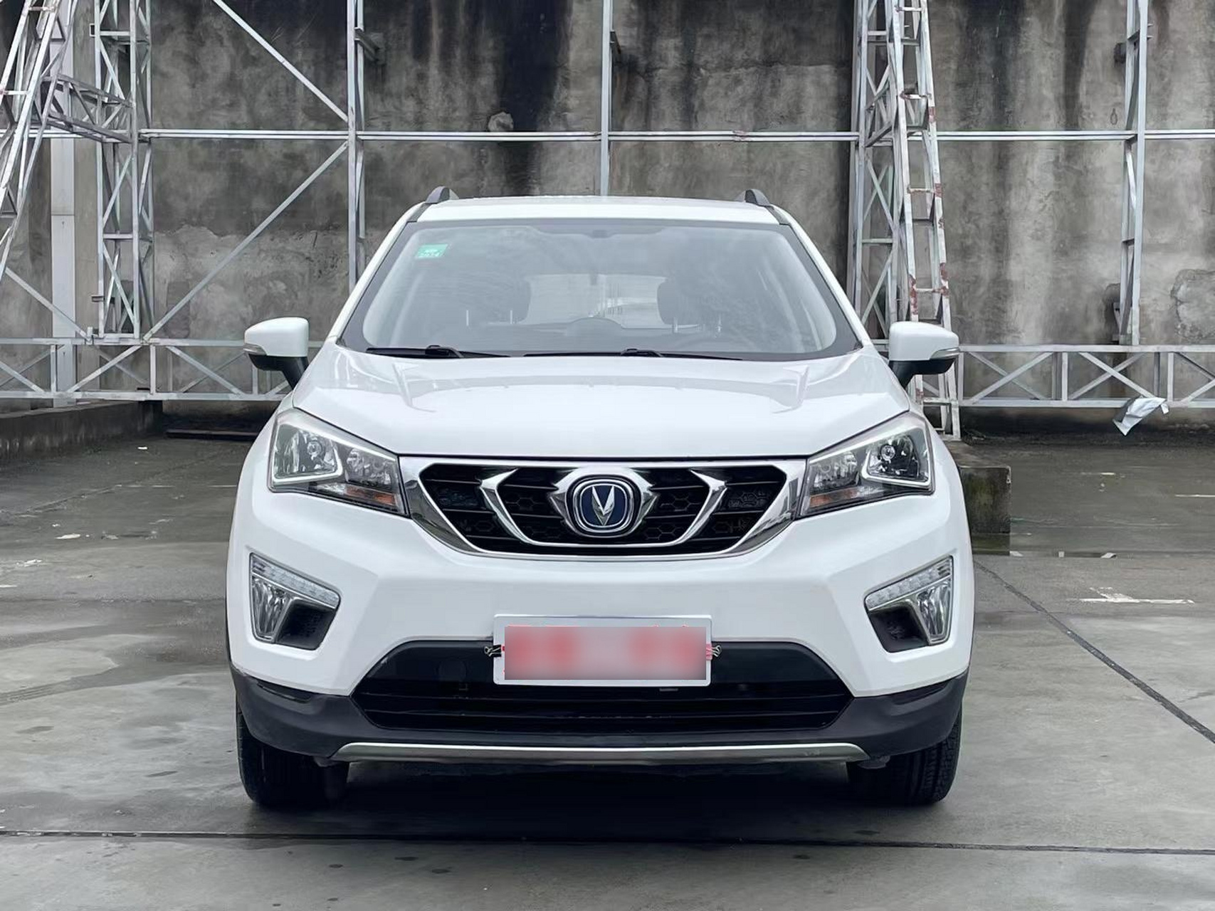 长安cs15,8年了才跑13000公里,一手车,手动挡