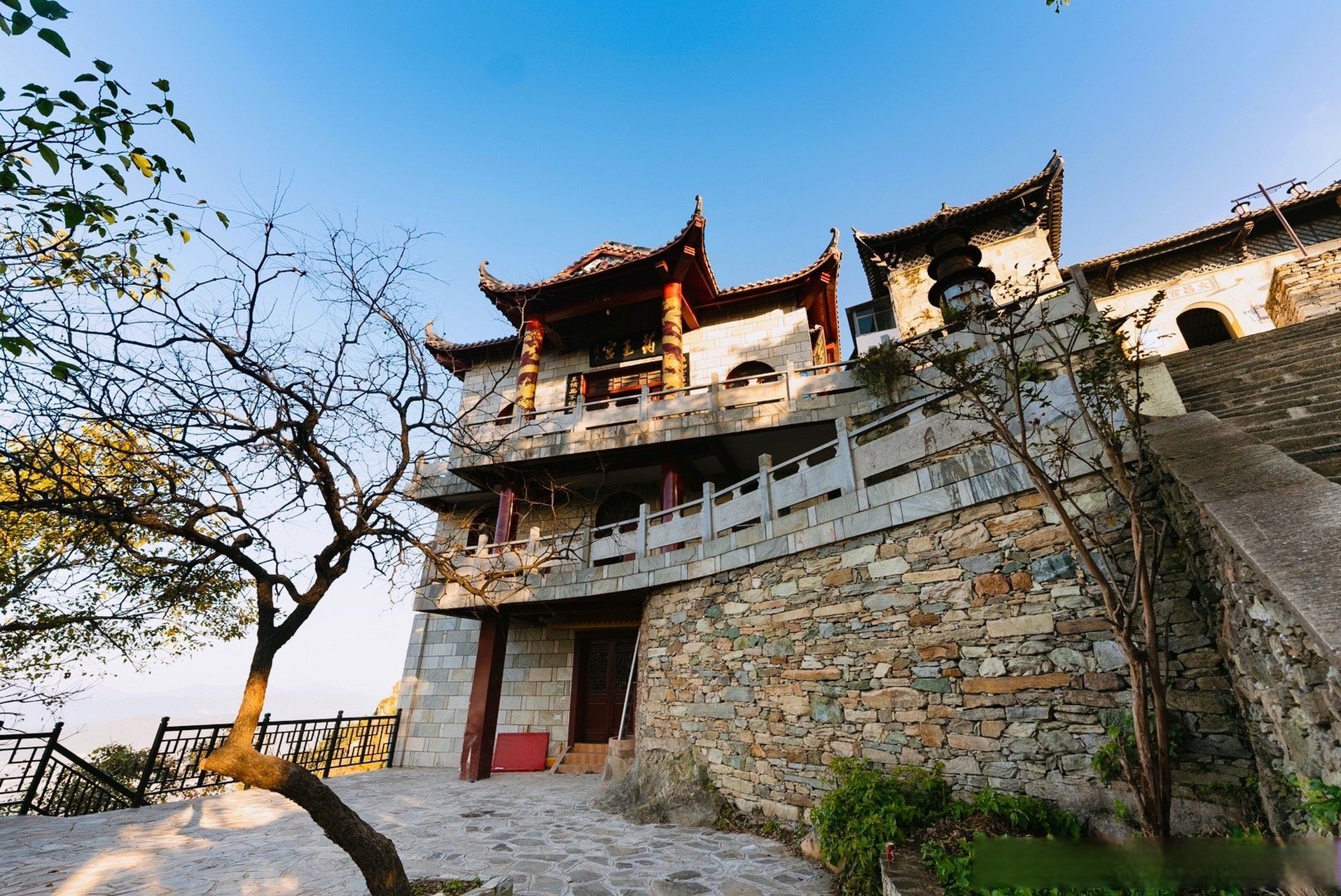 黄陂的木兰山,海拔有582.