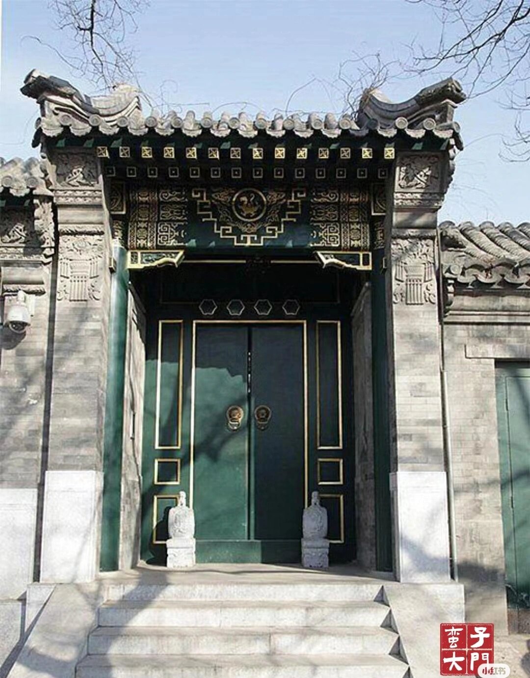 中式建筑之～最全中式门头类型 随墙门～ 特点是门的位置紧靠着围墙