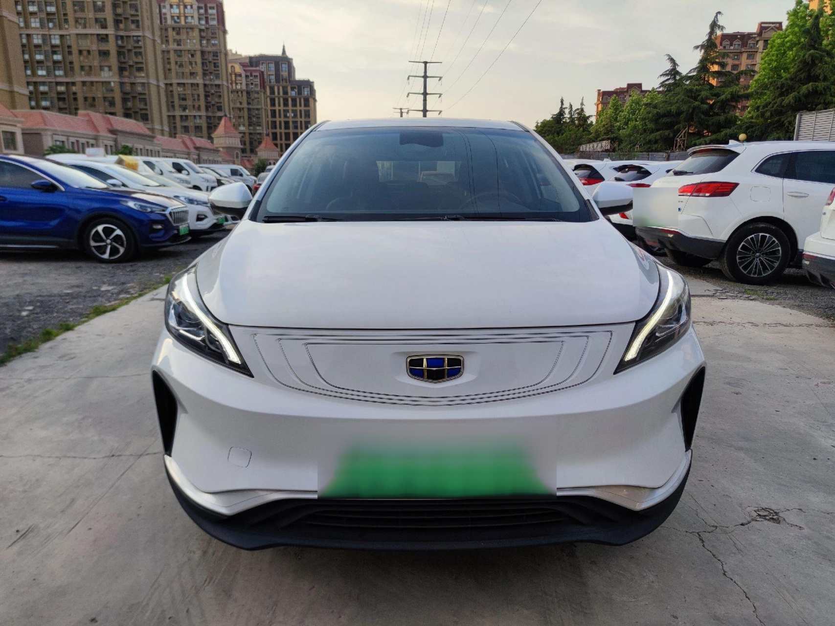 新到一批2019年吉利帝豪gse,纯电车,续航400公里,高配版本,中控液晶