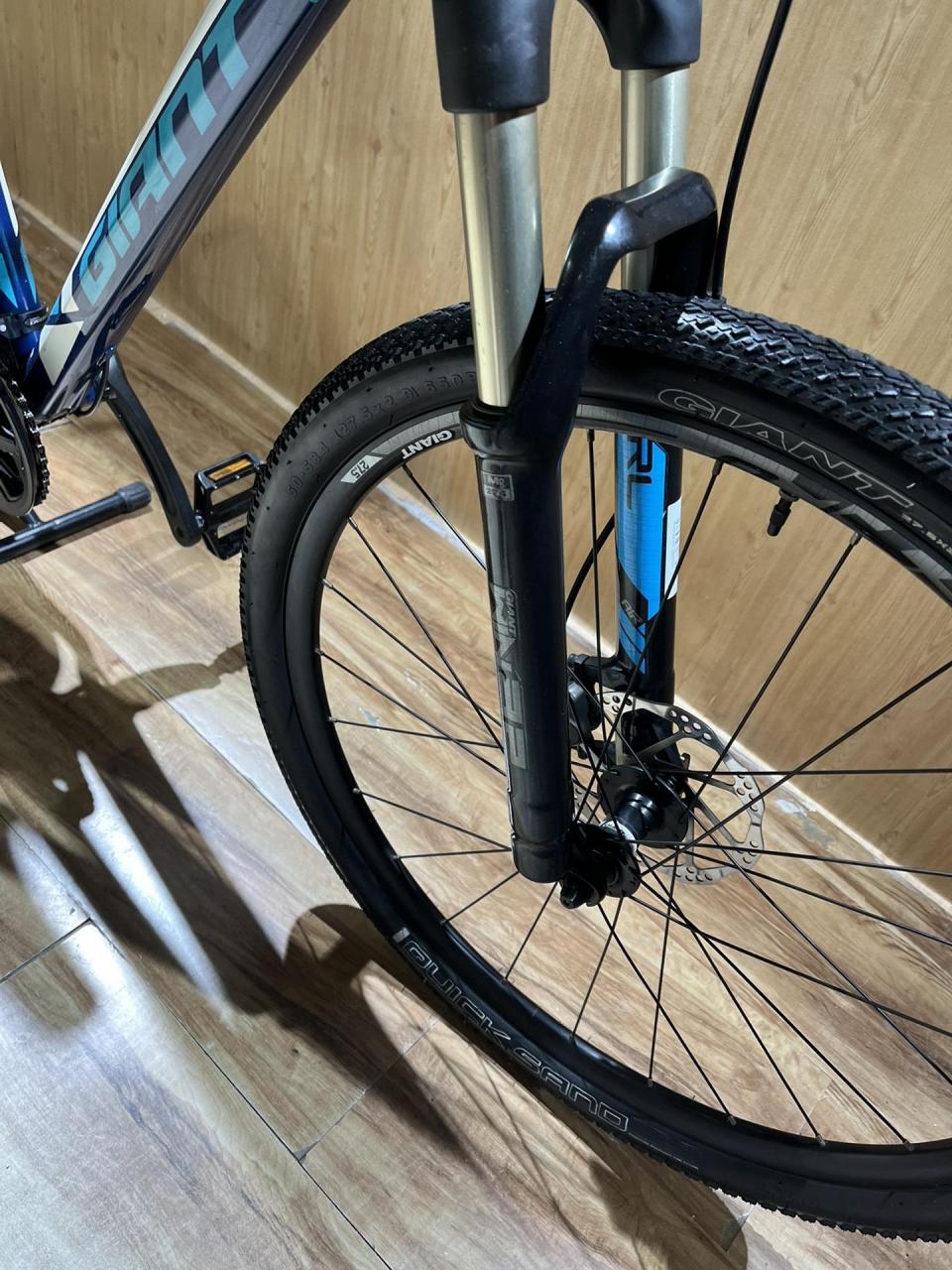 捷安特xtc800 s码 适合身高160cm -180cm骑 30速 线控可锁死前叉 油压