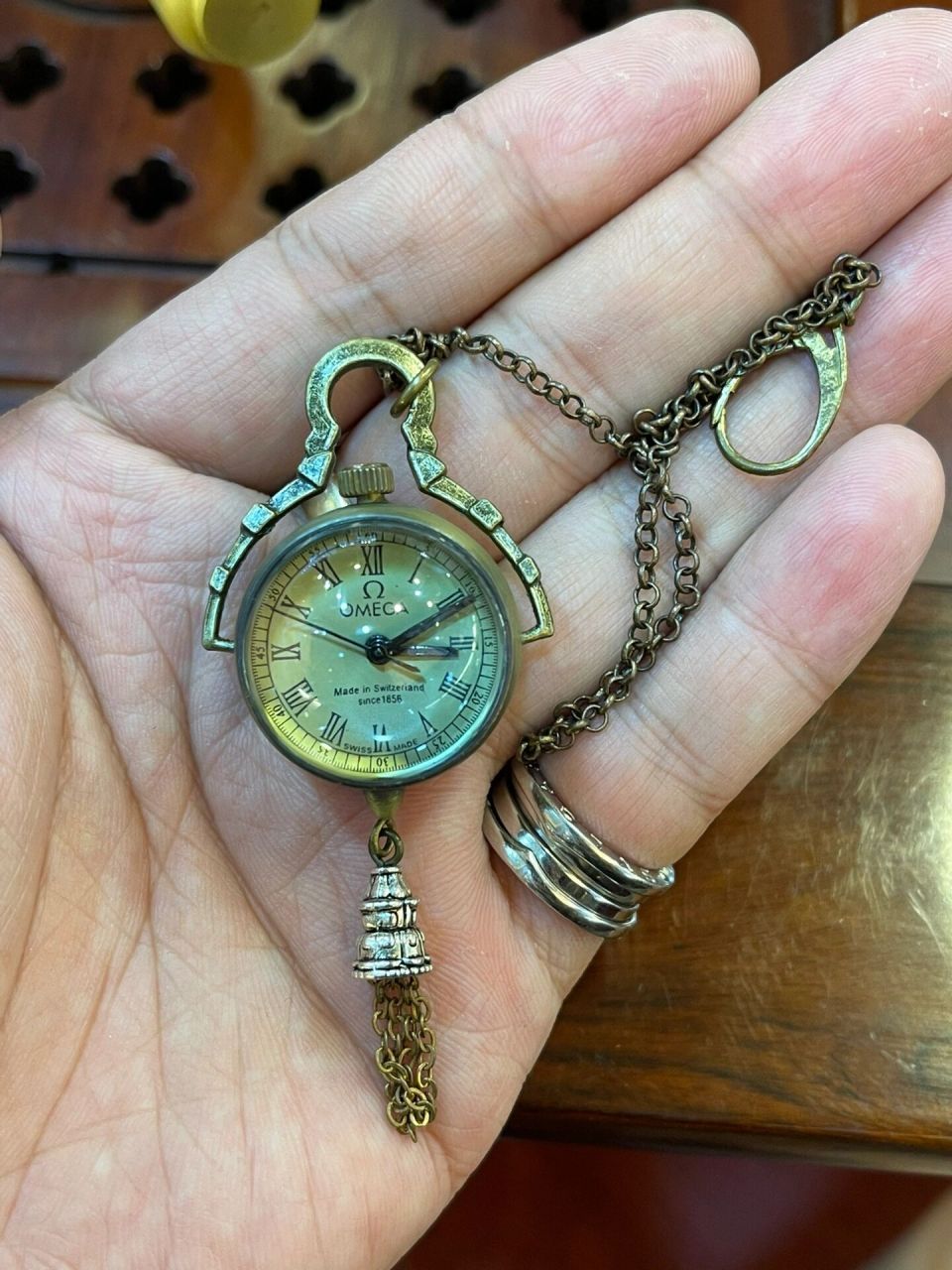 百年前欧米茄限量水晶怀表 网红大爷同款