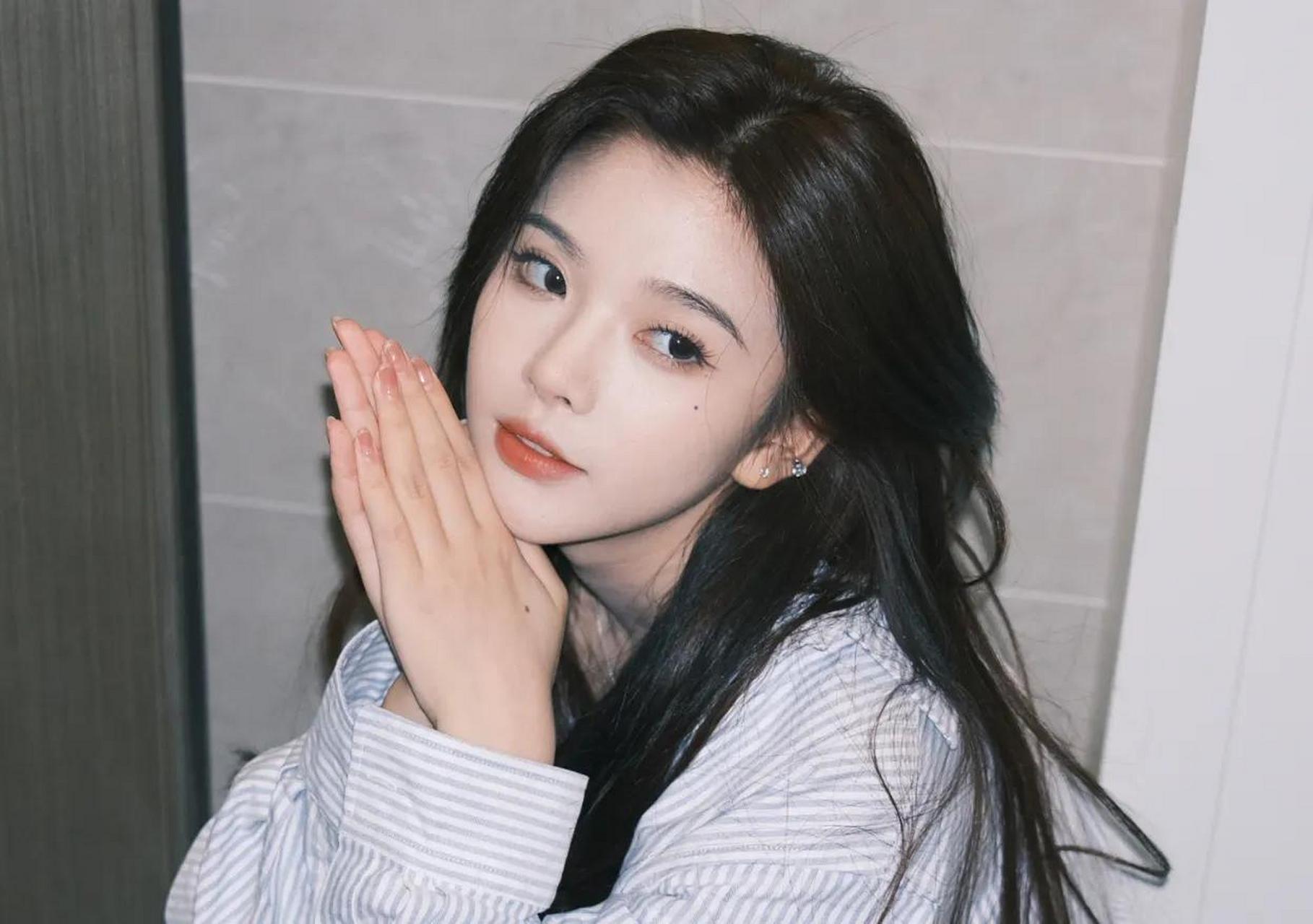 就想知道耳机是什么牌子的呀彭十六elf